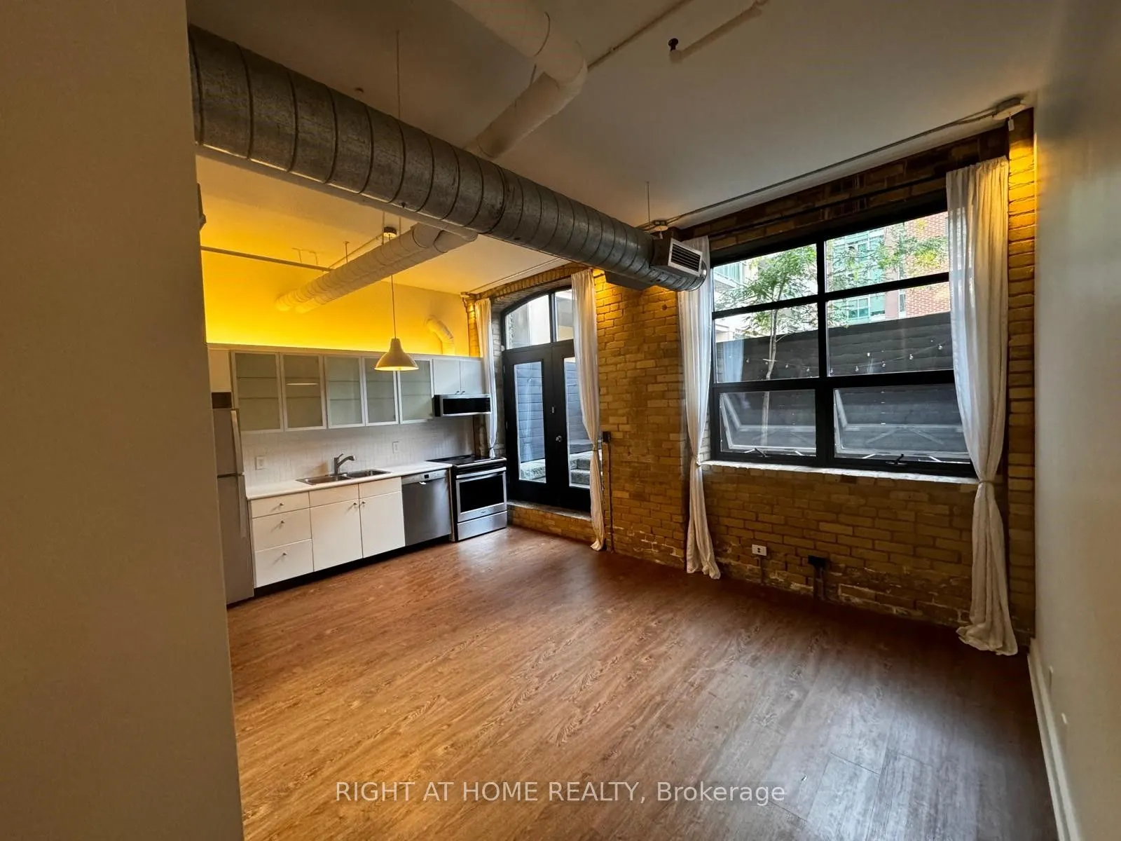 383 Adelaide Street E, #106