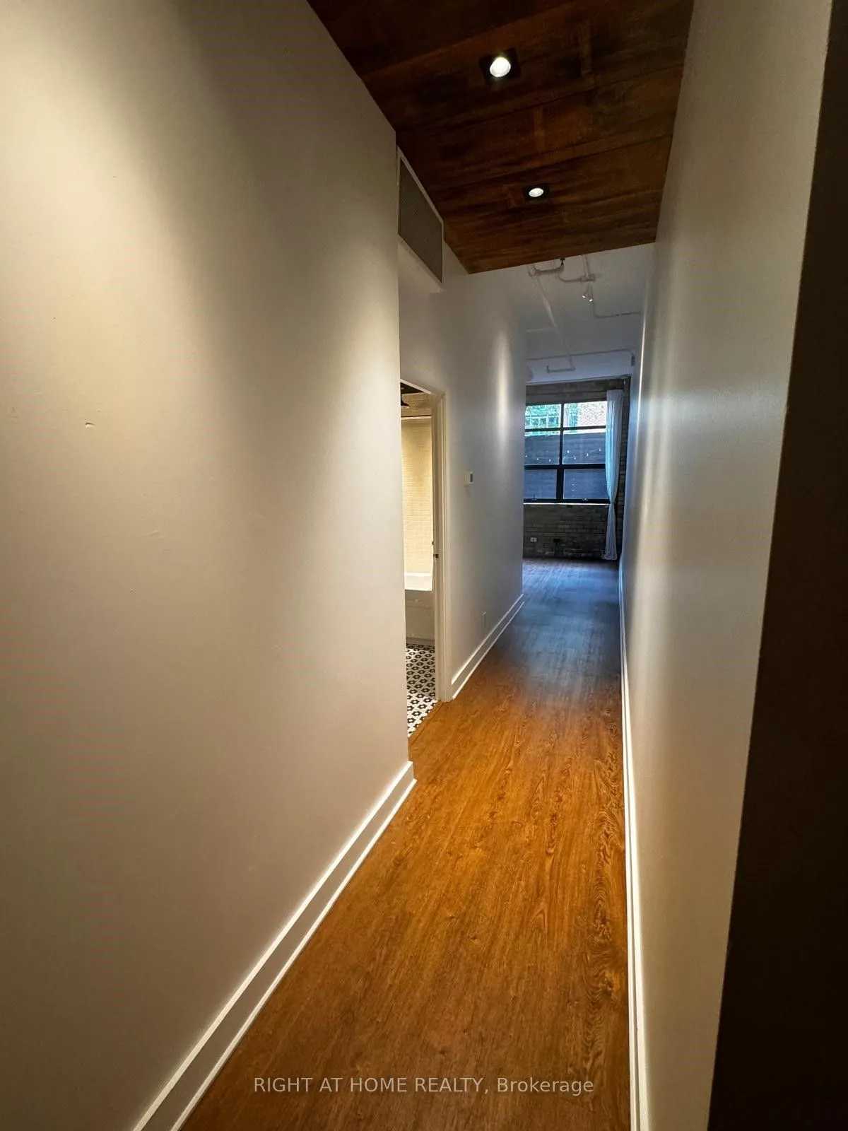 383 Adelaide Street E, #106