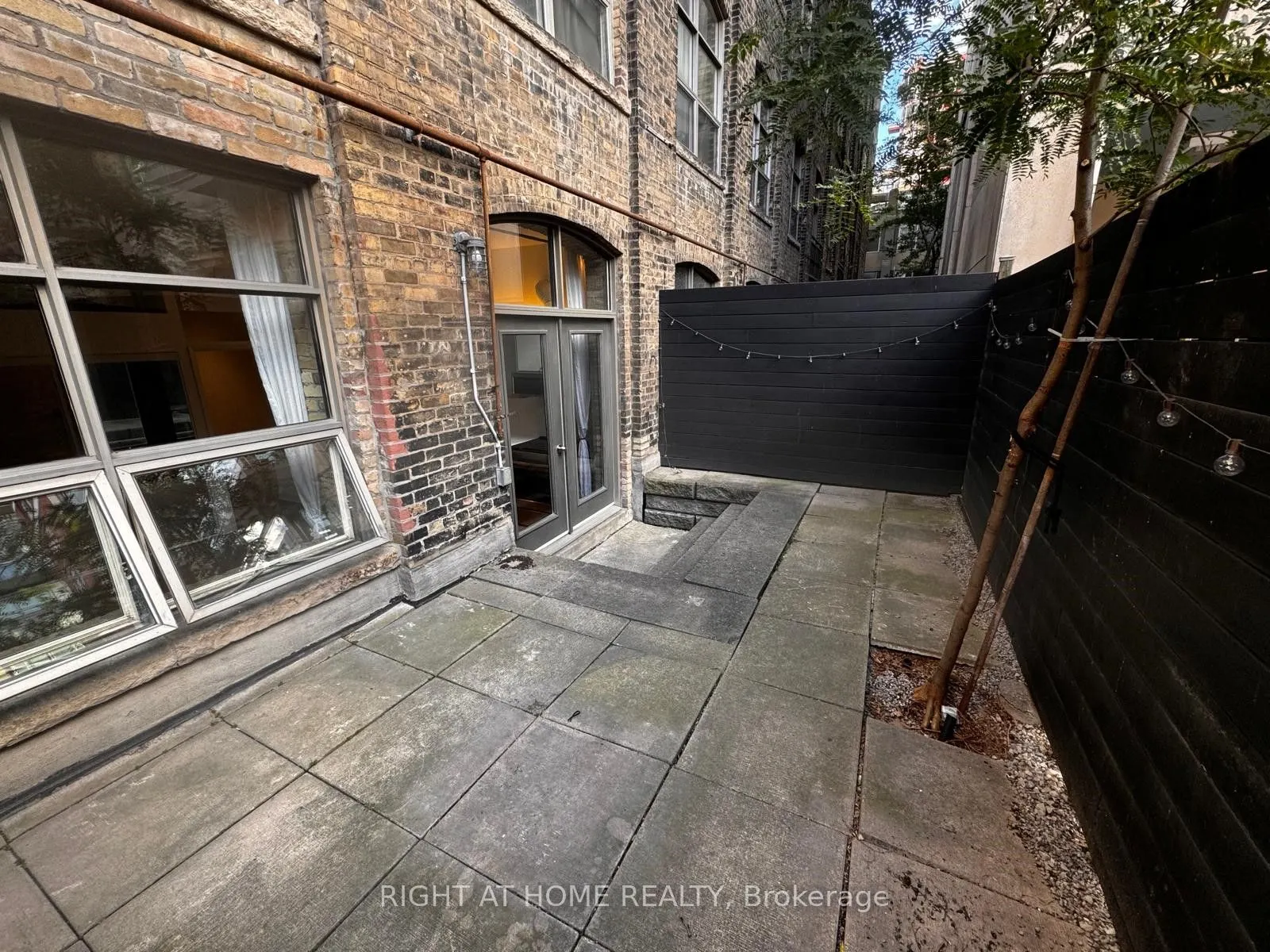 383 Adelaide Street E, #106