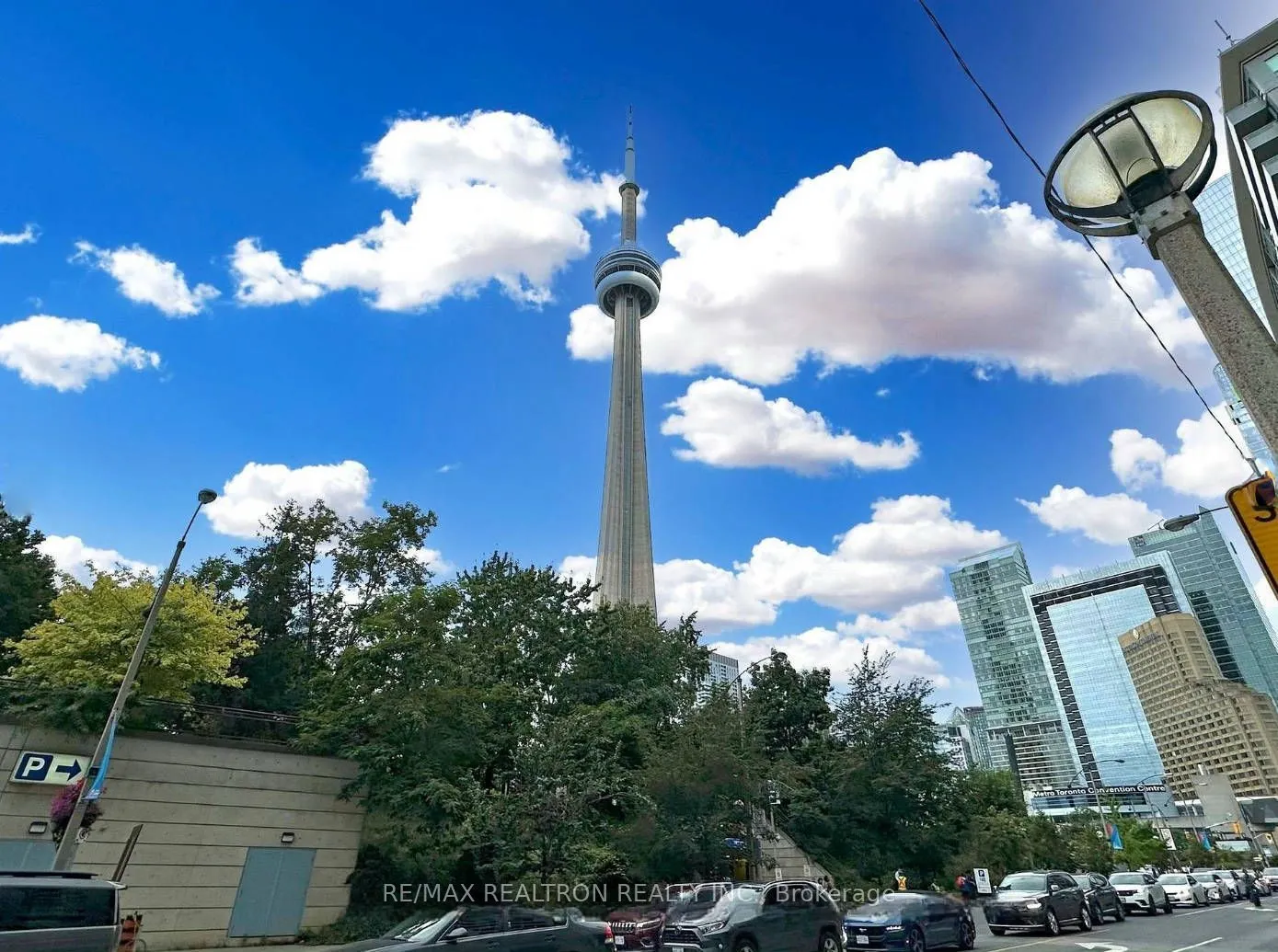 25 Lower Simcoe Street, #525