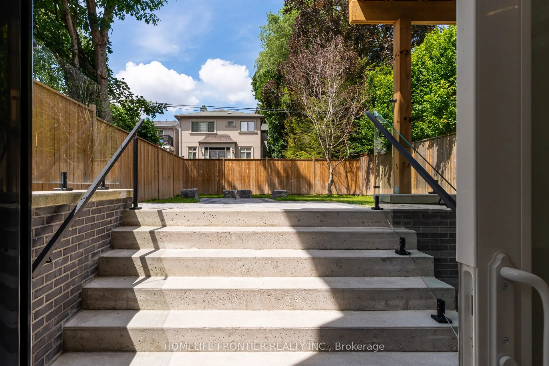 594 Broadway Avenue