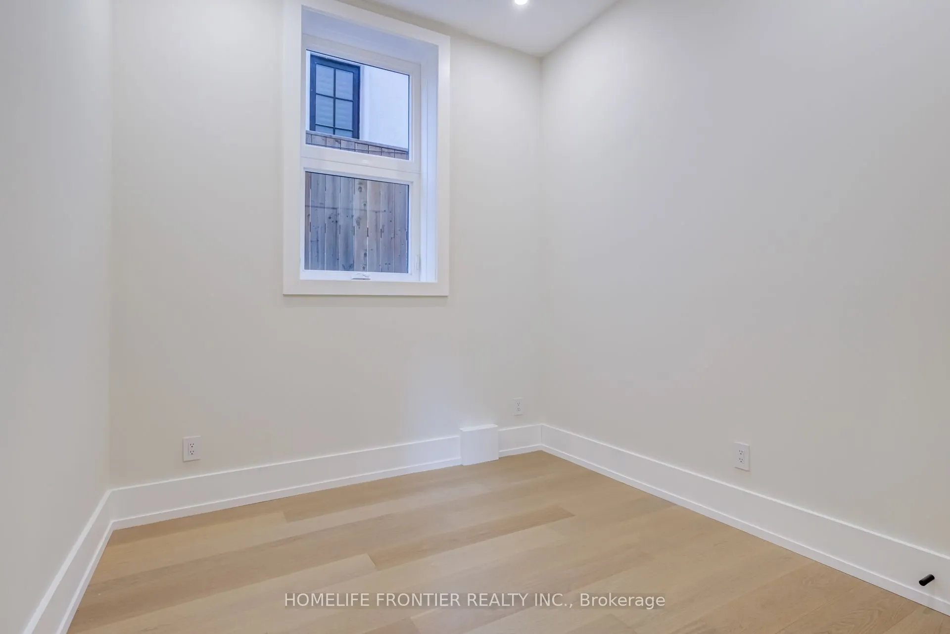 594 Broadway Avenue