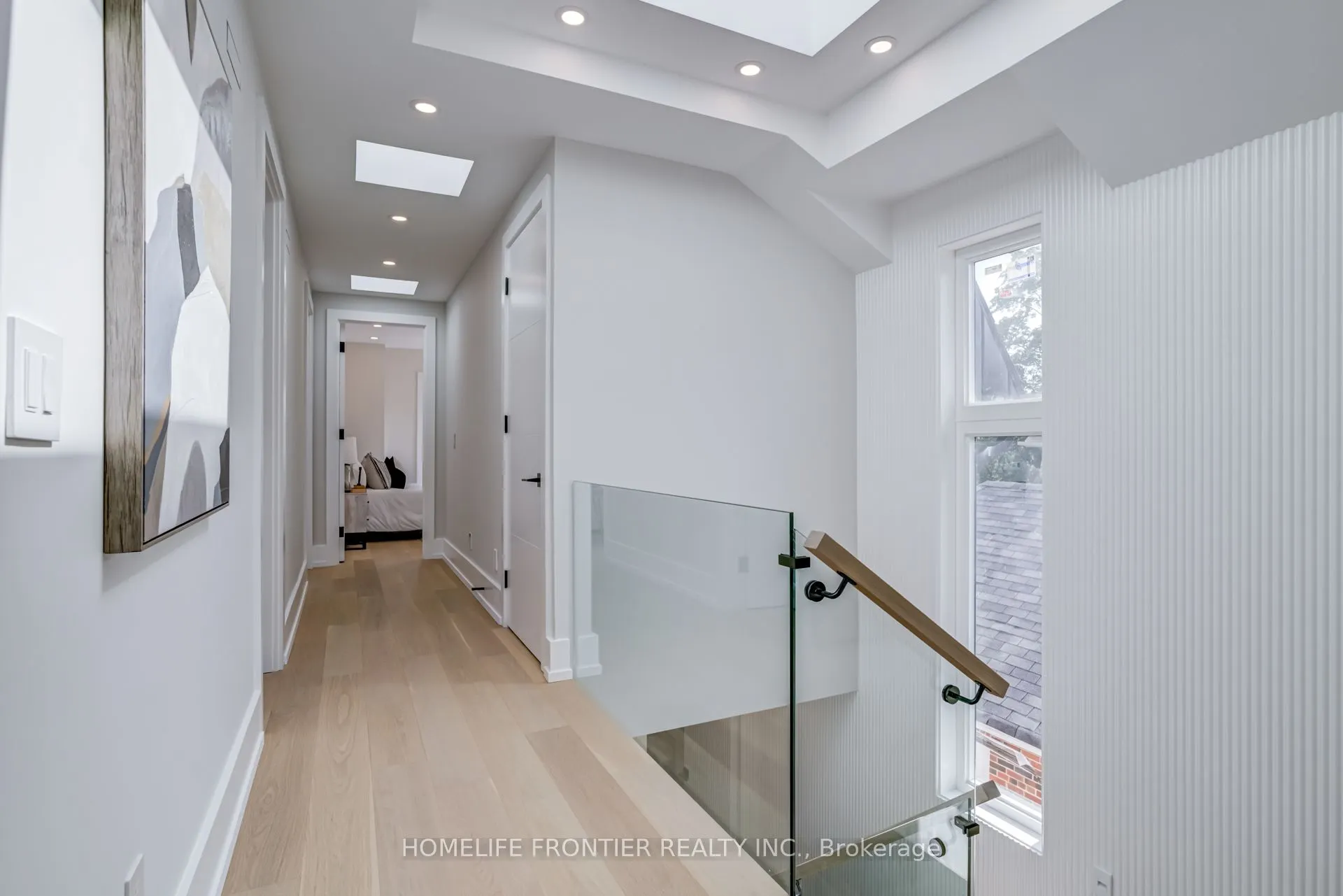 594 Broadway Avenue