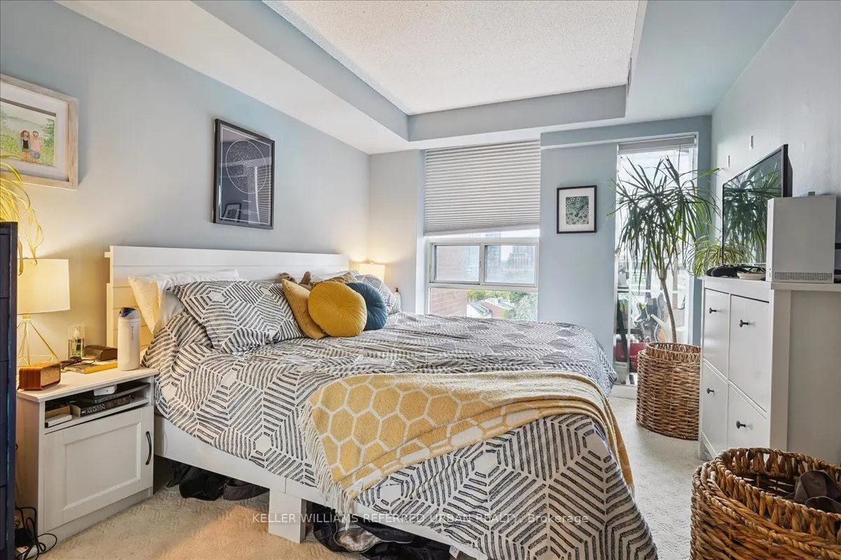 701 King Street W, #904