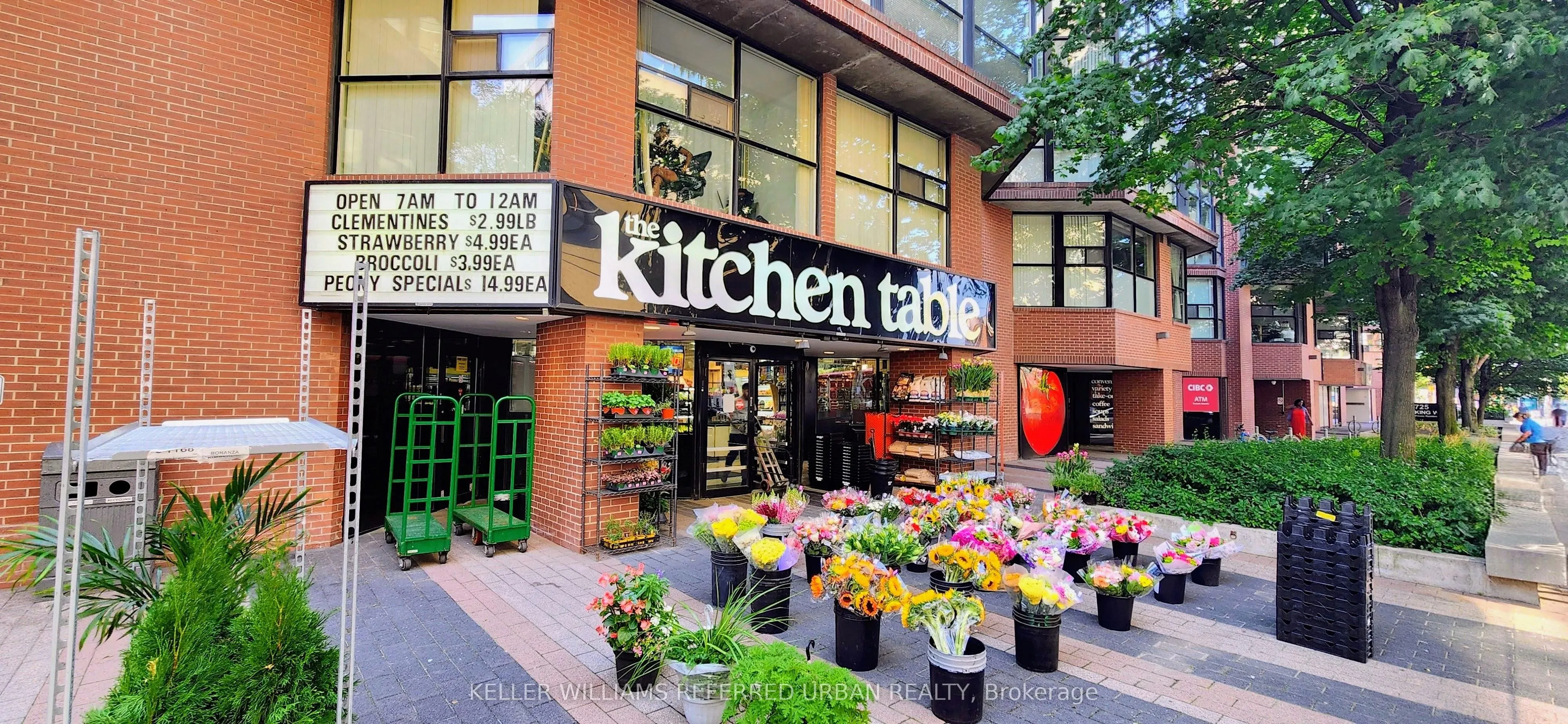 701 King Street W, #904