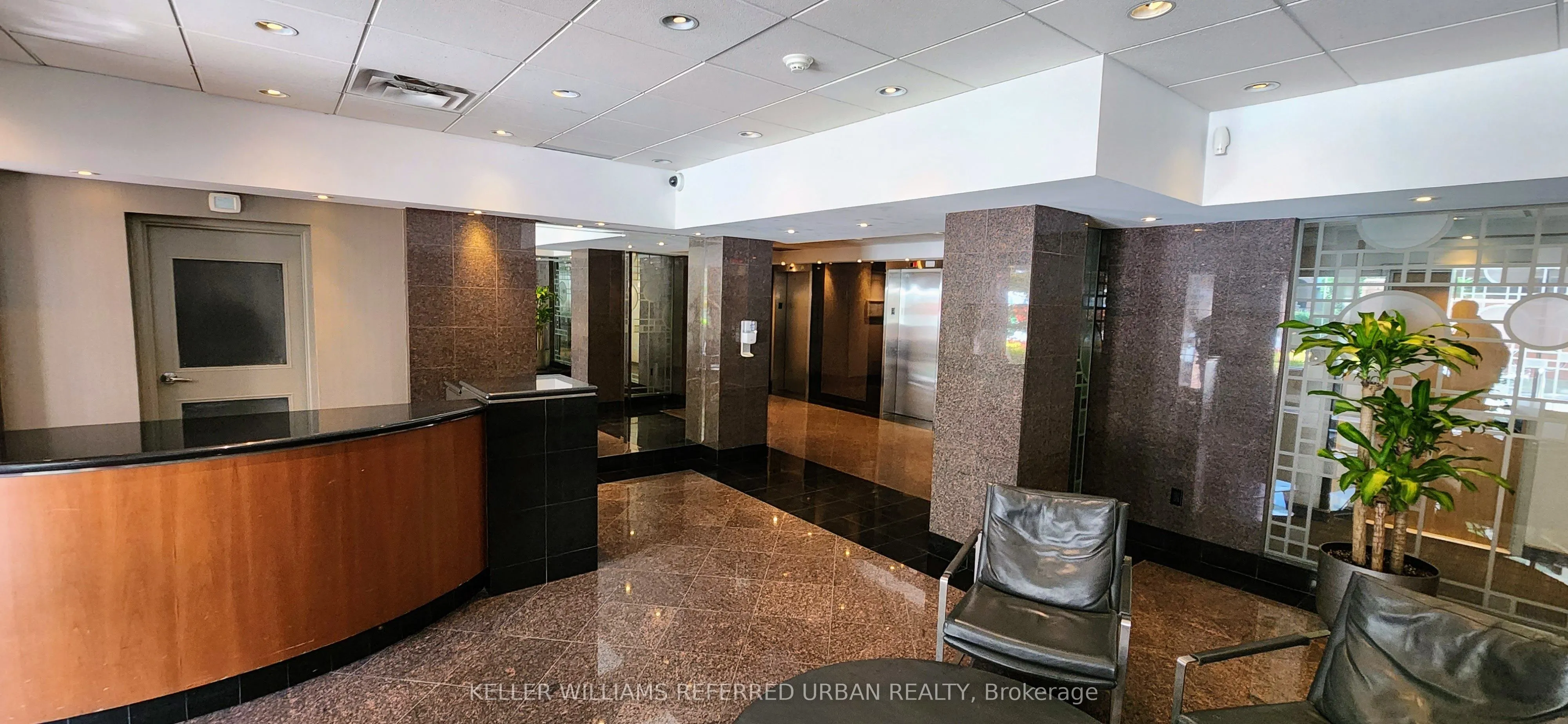 701 King Street W, #904