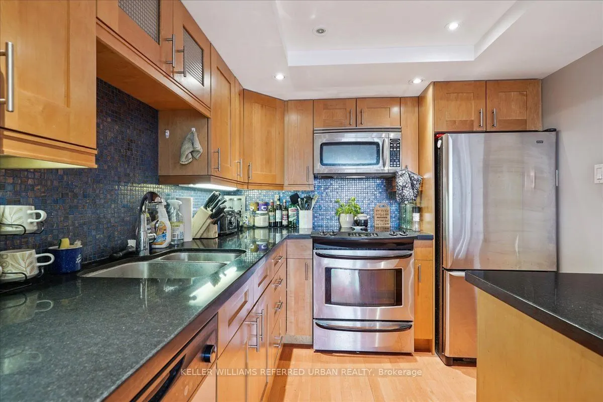 701 King Street W, #904