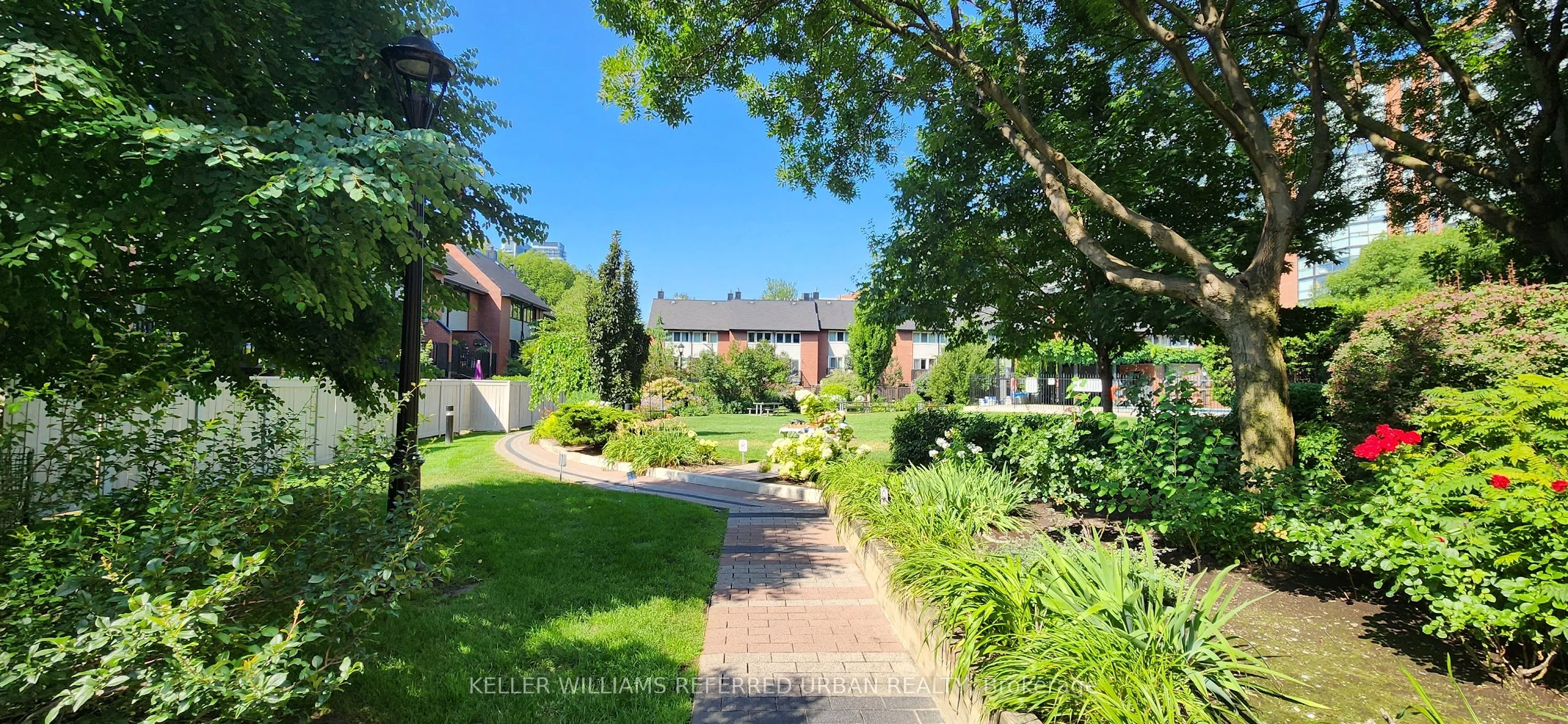 701 King Street W, #904