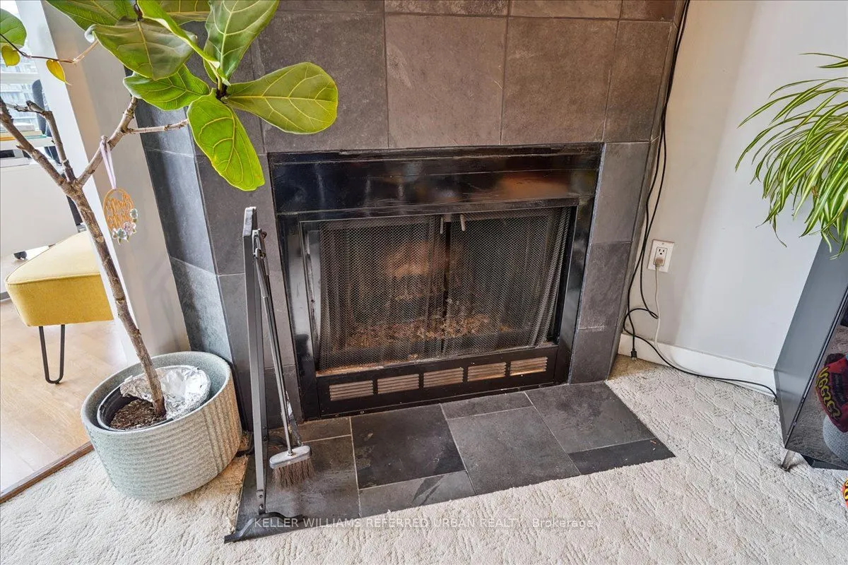 701 King Street W, #904