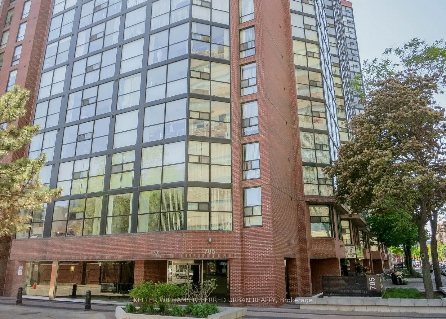 701 King Street W, #904
