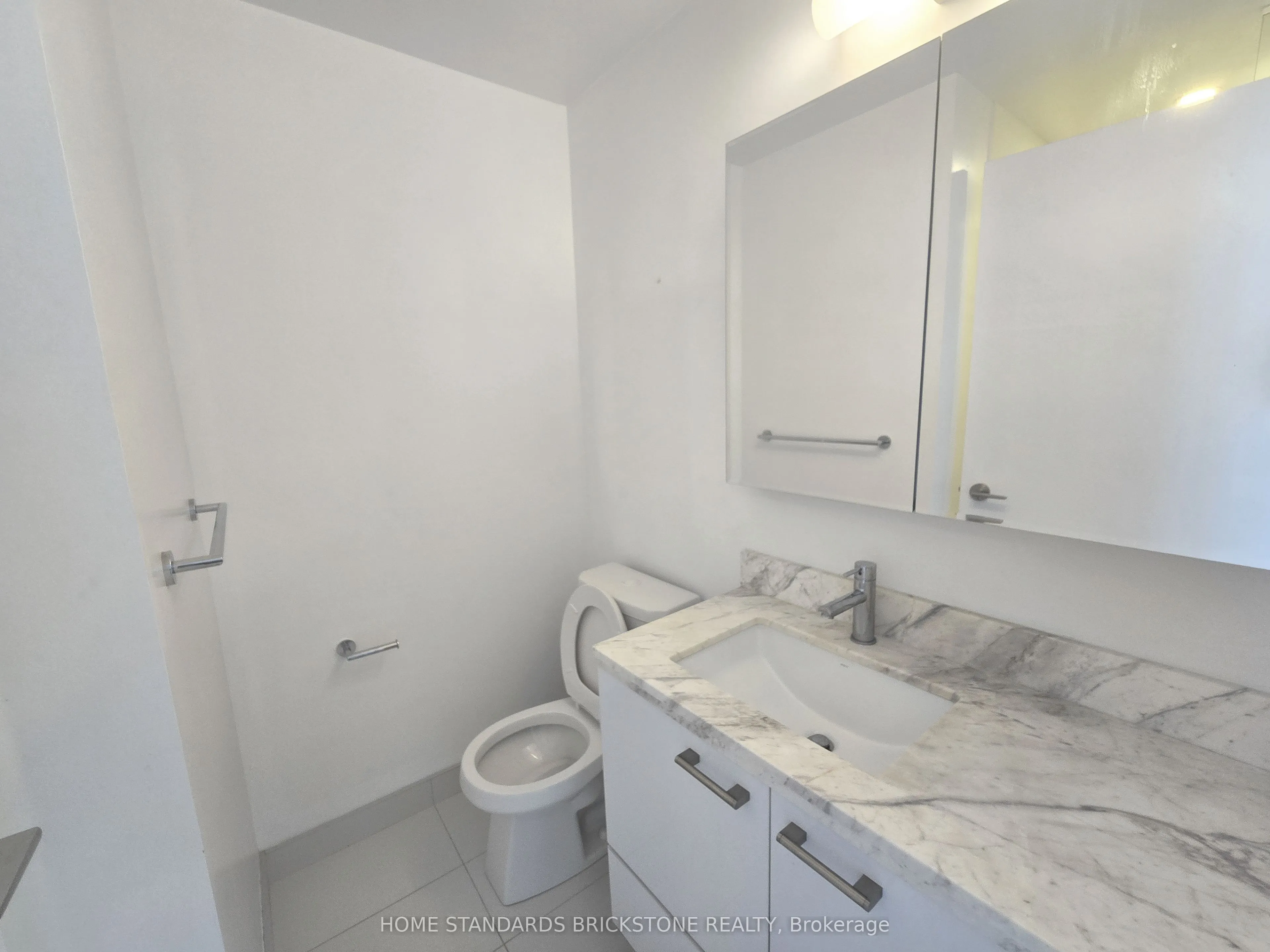 2221 Yonge Street, #3106