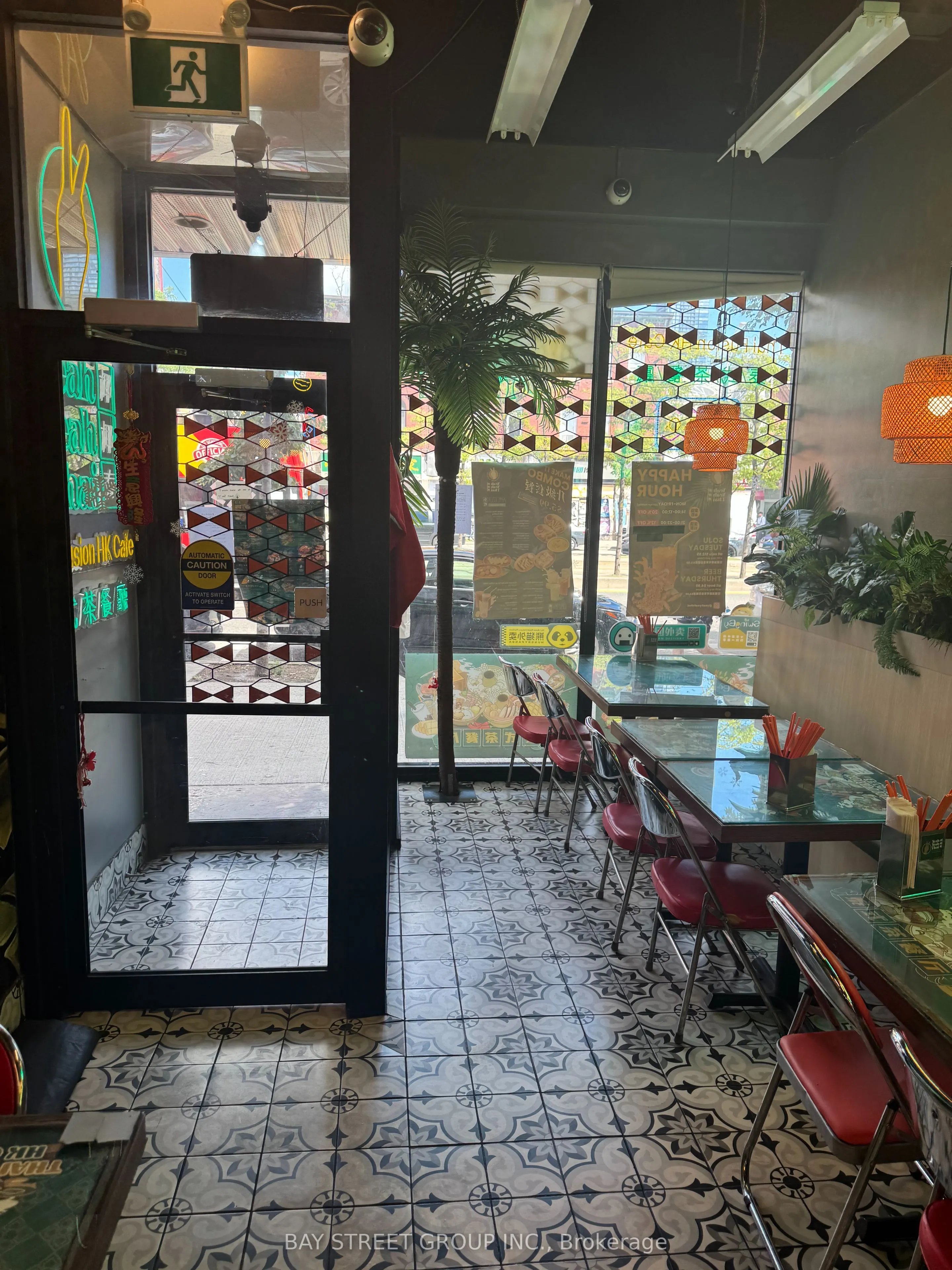 382 Spadina Avenue