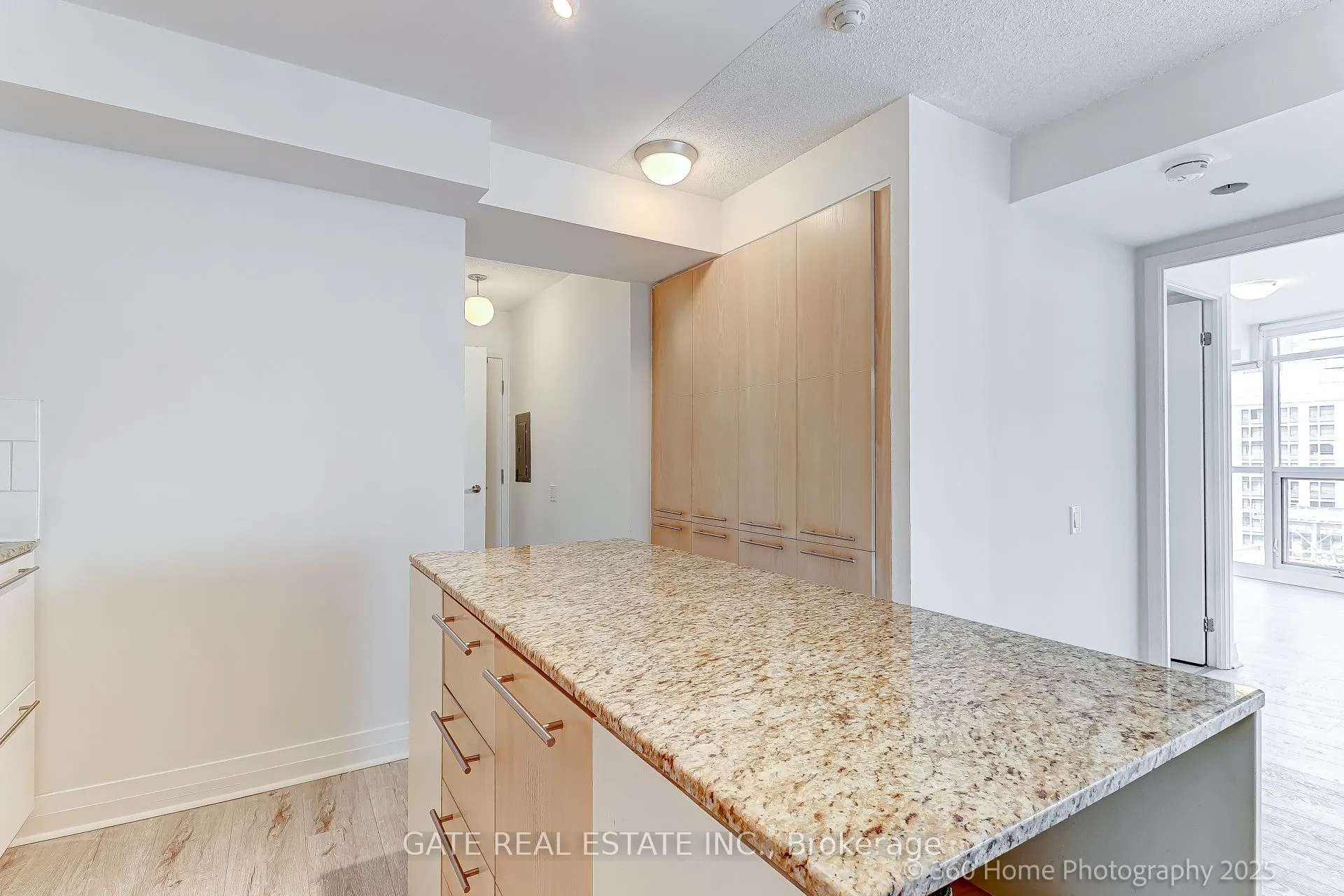 21 Carlton Street, #1705