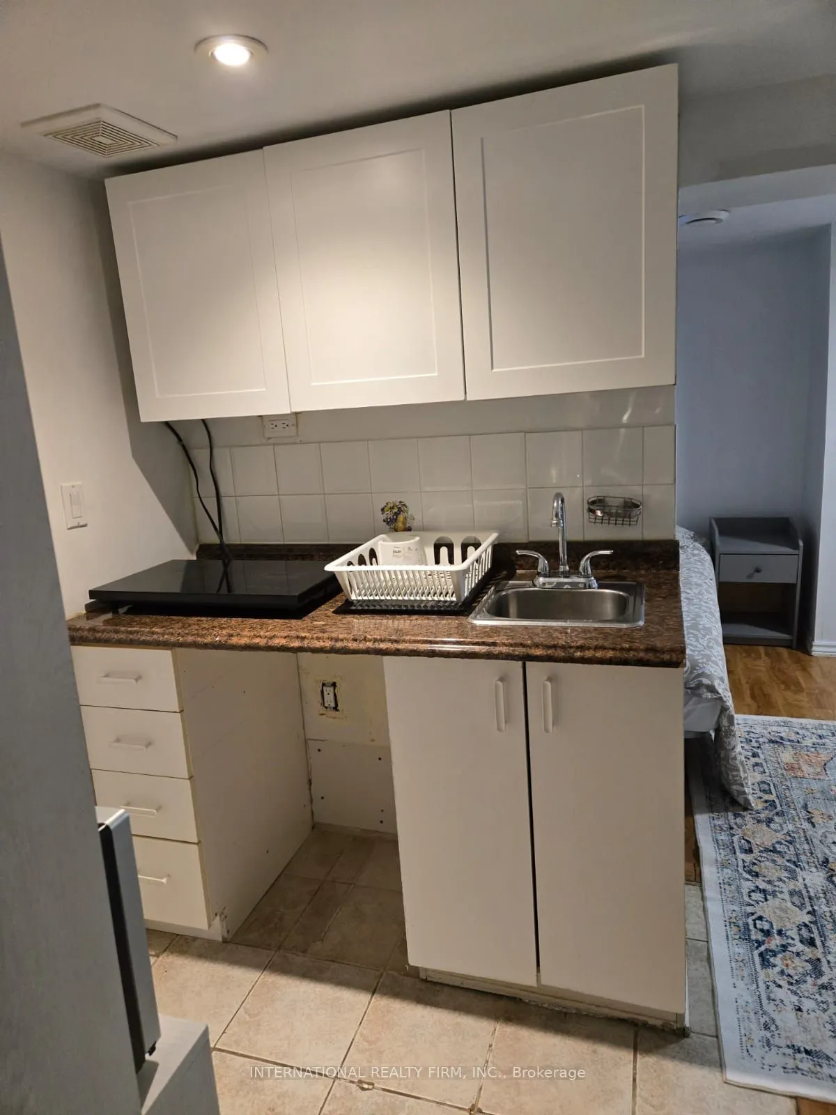 95 byng Avenue S, #basement