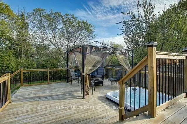 429 Hounslow Avenue