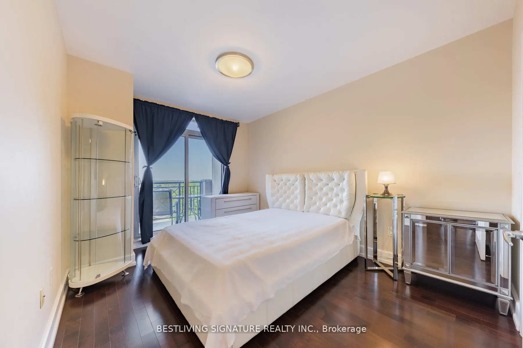 650 Sheppard Avenue E, #609