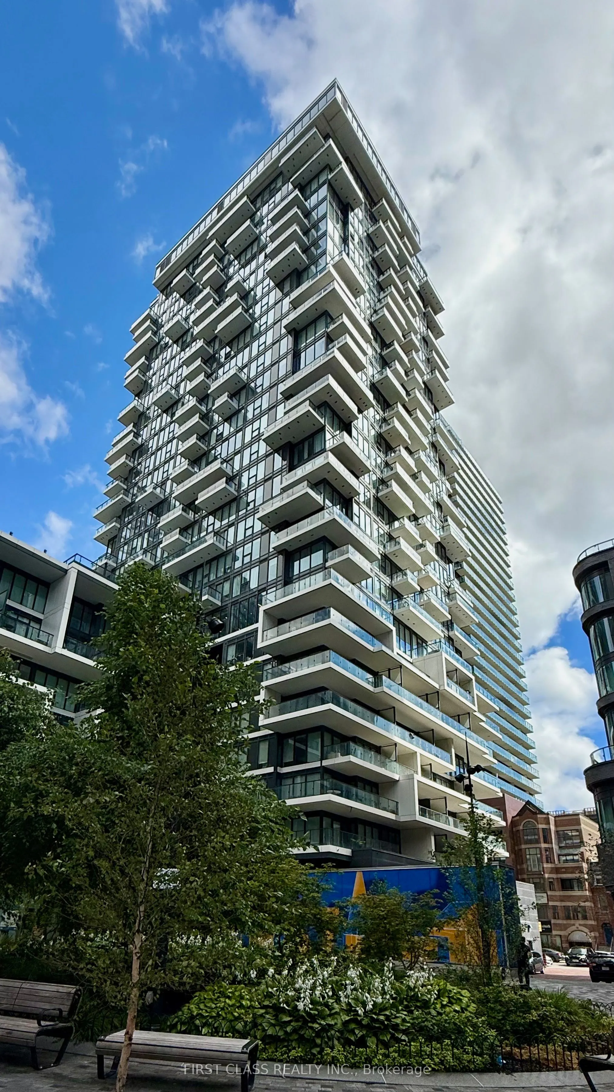 77 Shuter Street, #1802