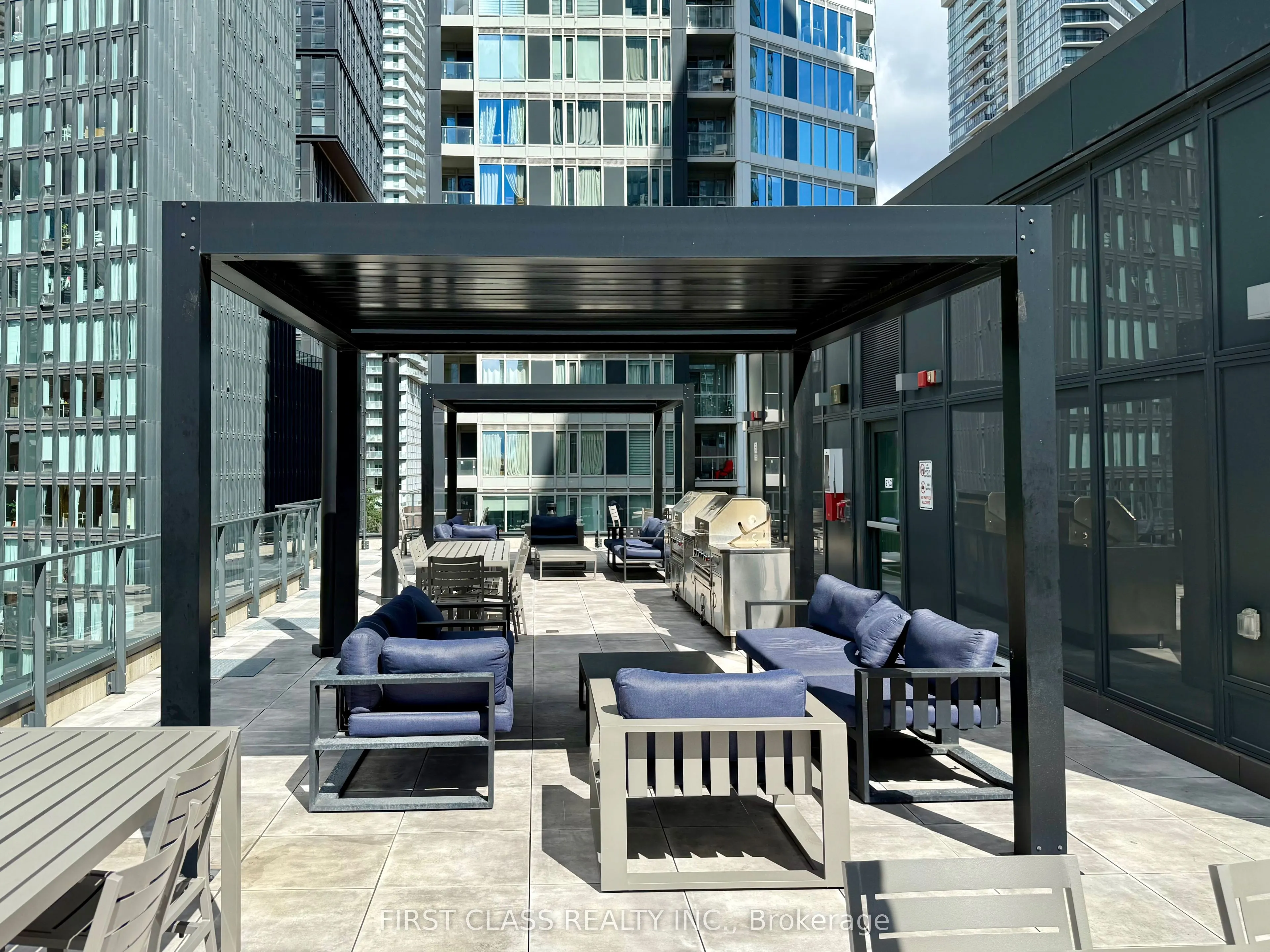 77 Shuter Street, #1802