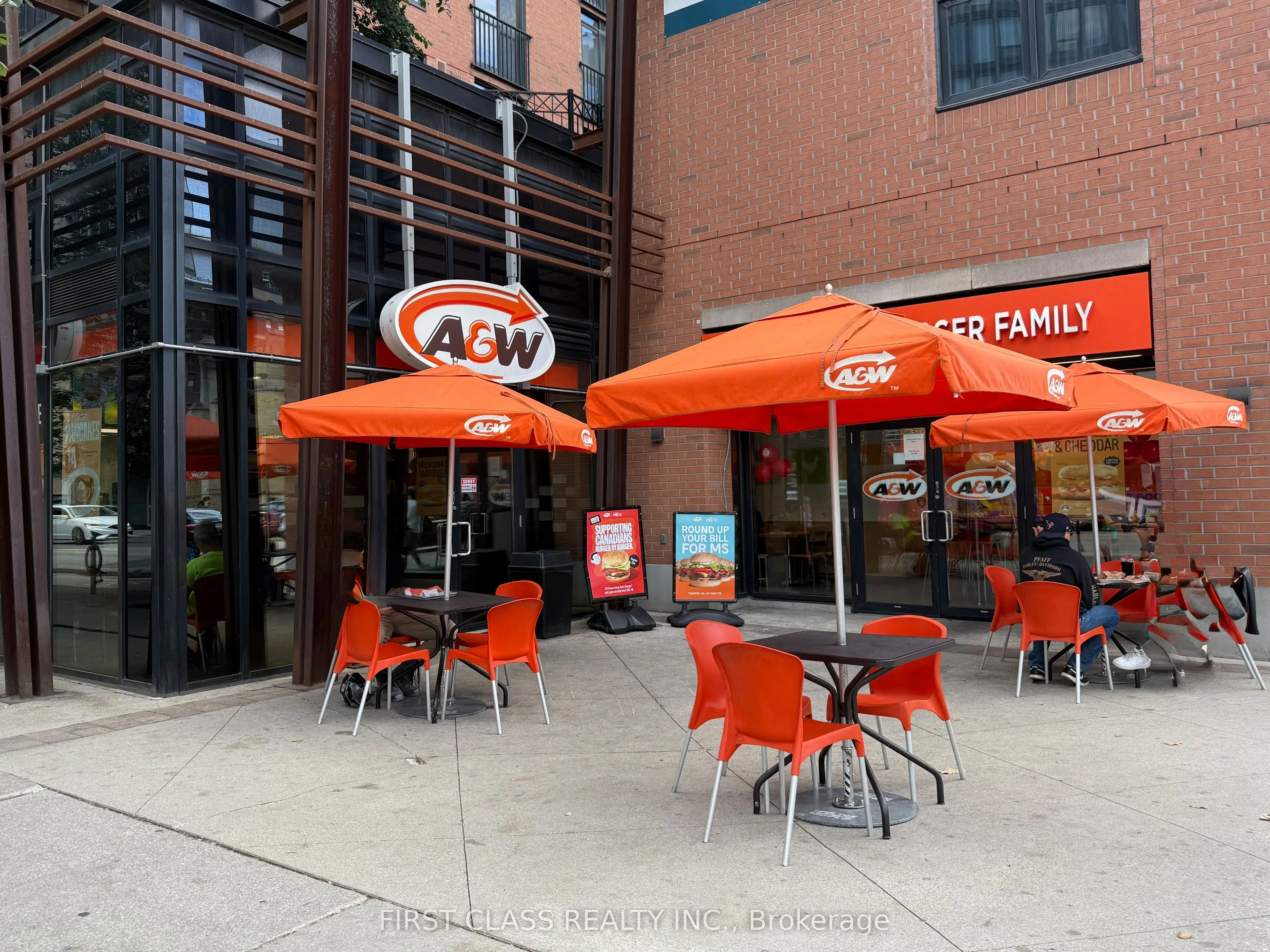 77 Shuter Street, #1802