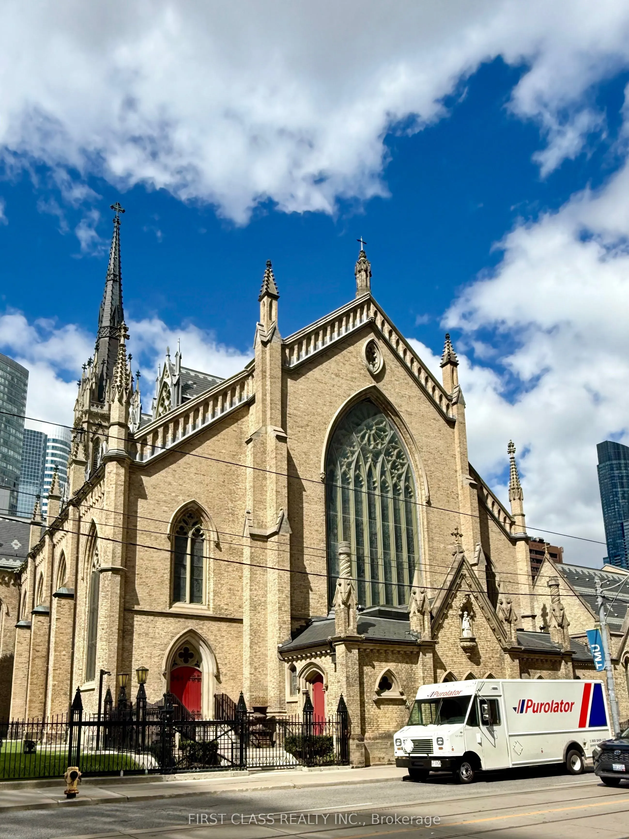 77 Shuter Street, #1802