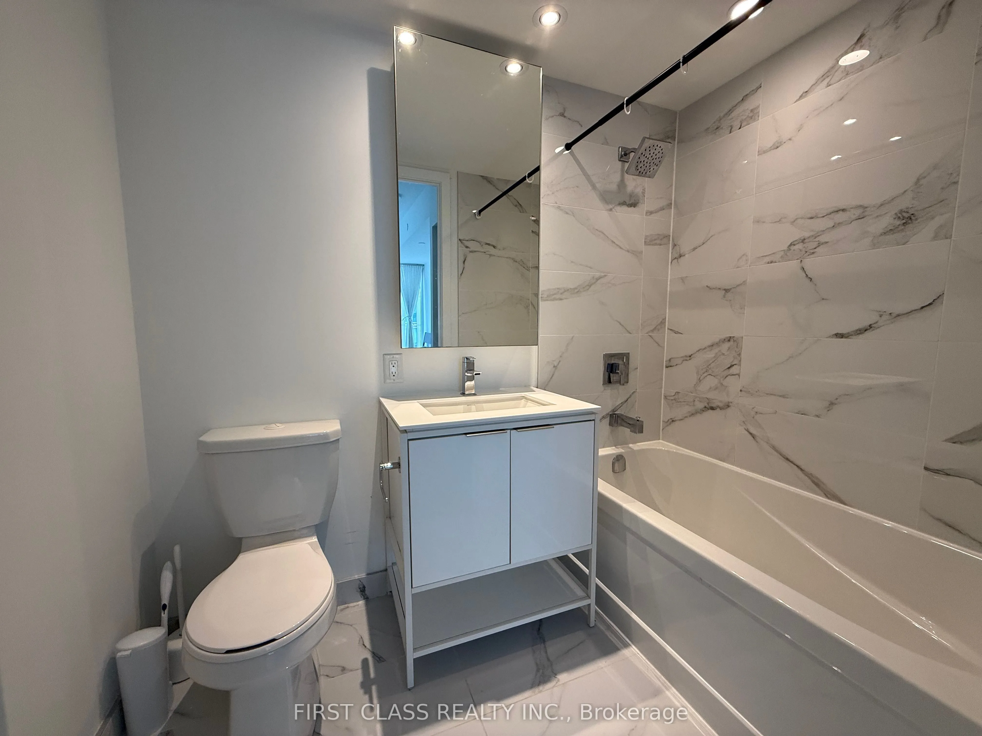 77 Shuter Street, #1802