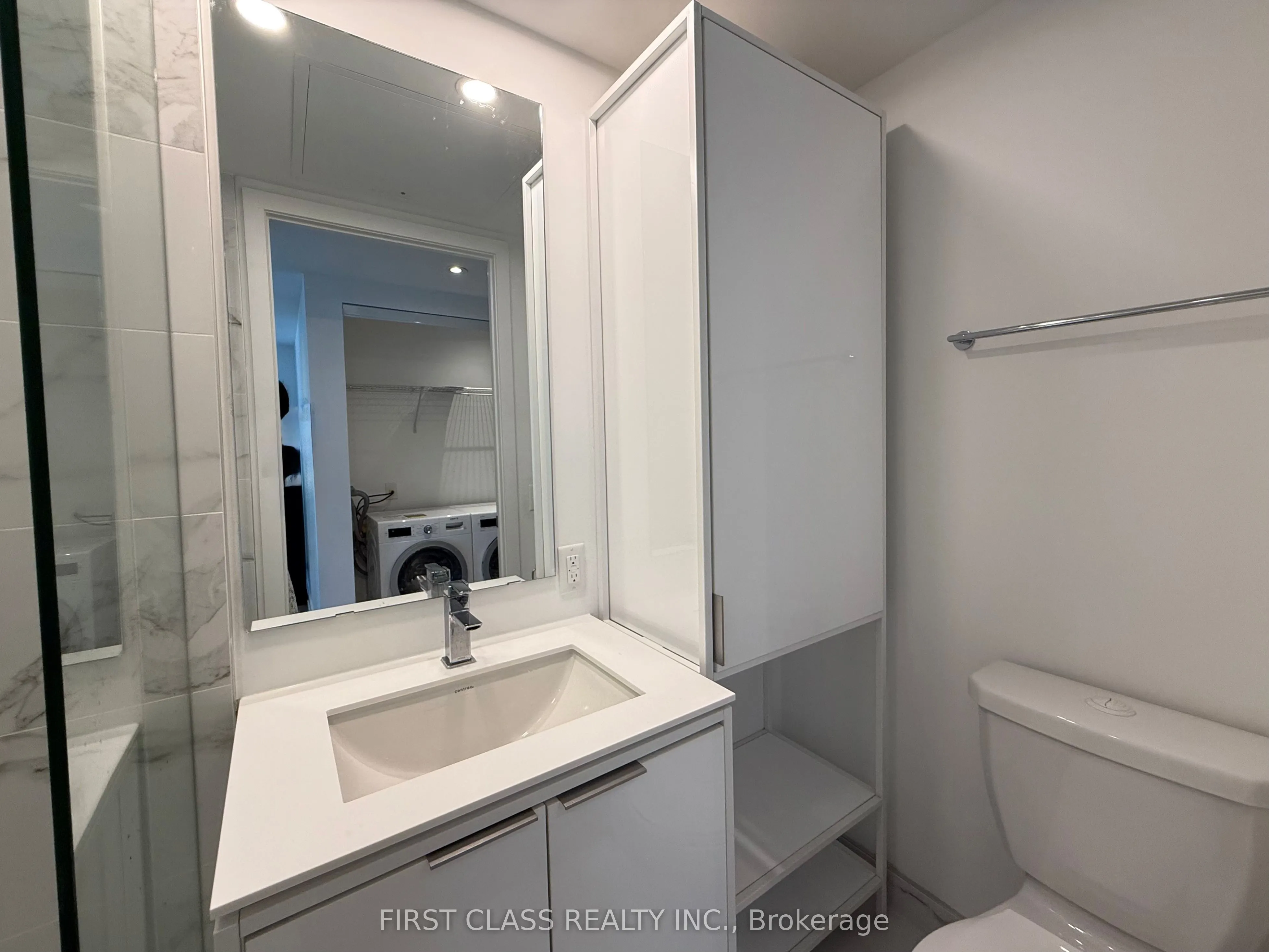 77 Shuter Street, #1802