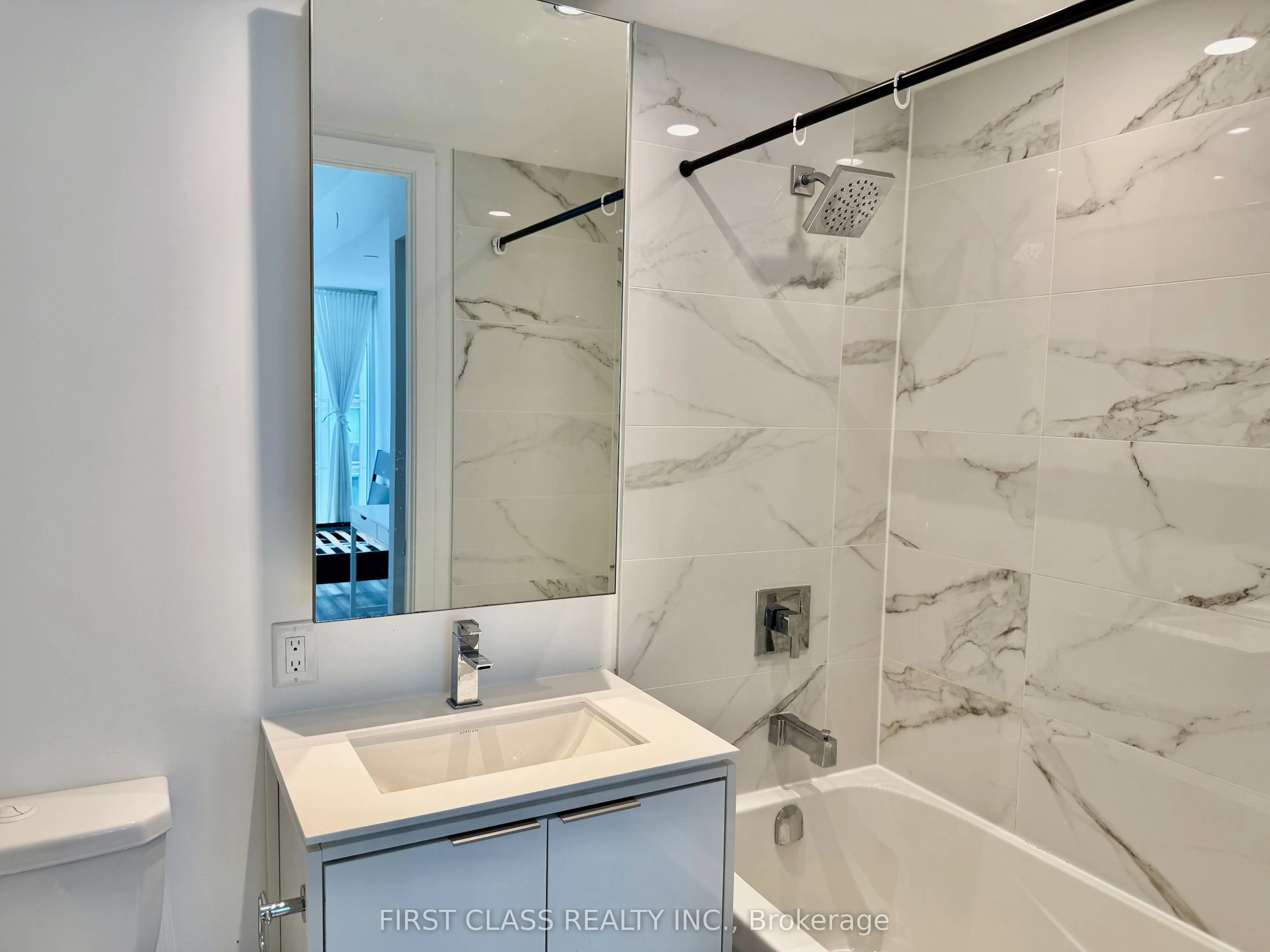 77 Shuter Street, #1802