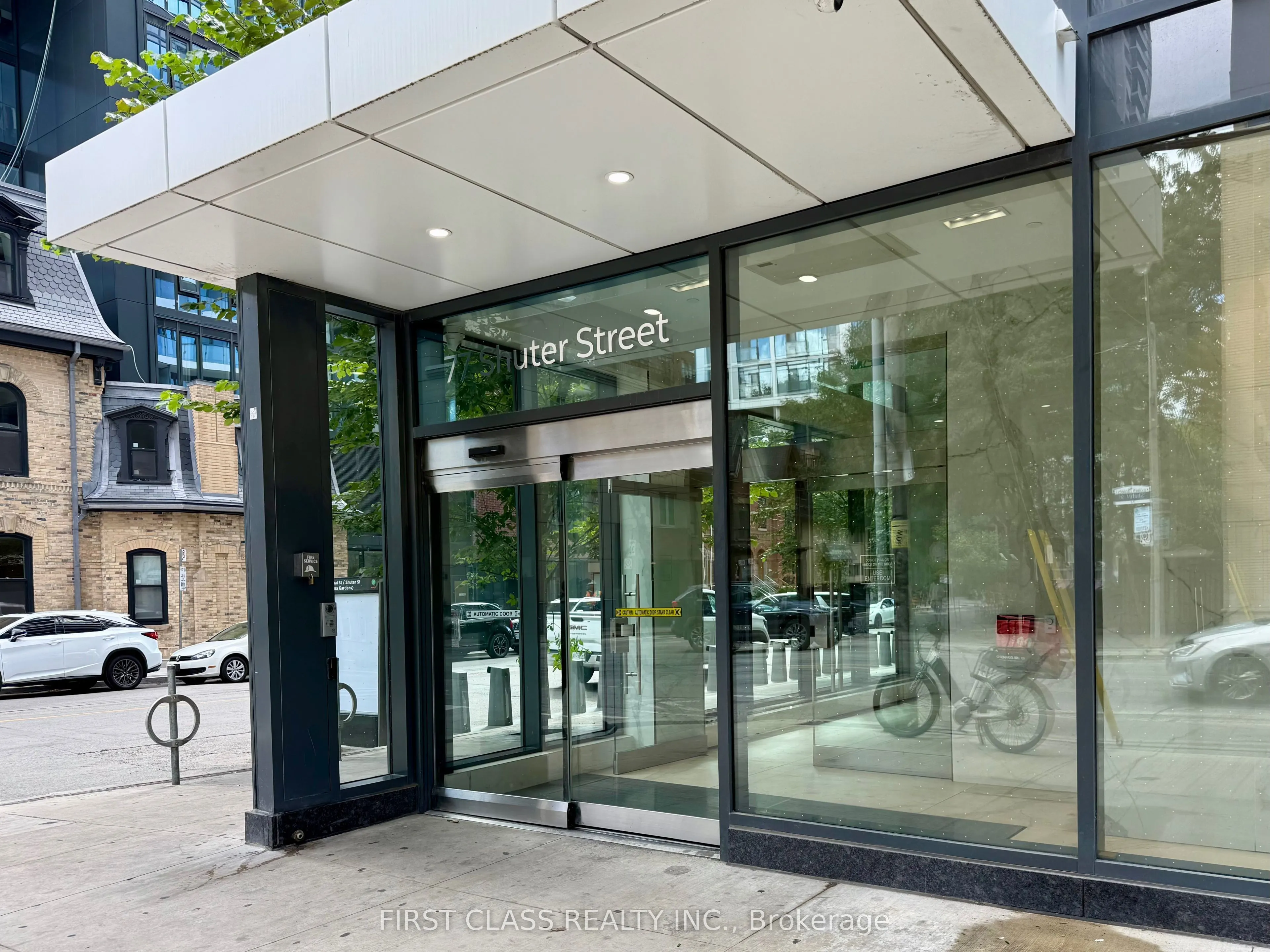 77 Shuter Street, #1802