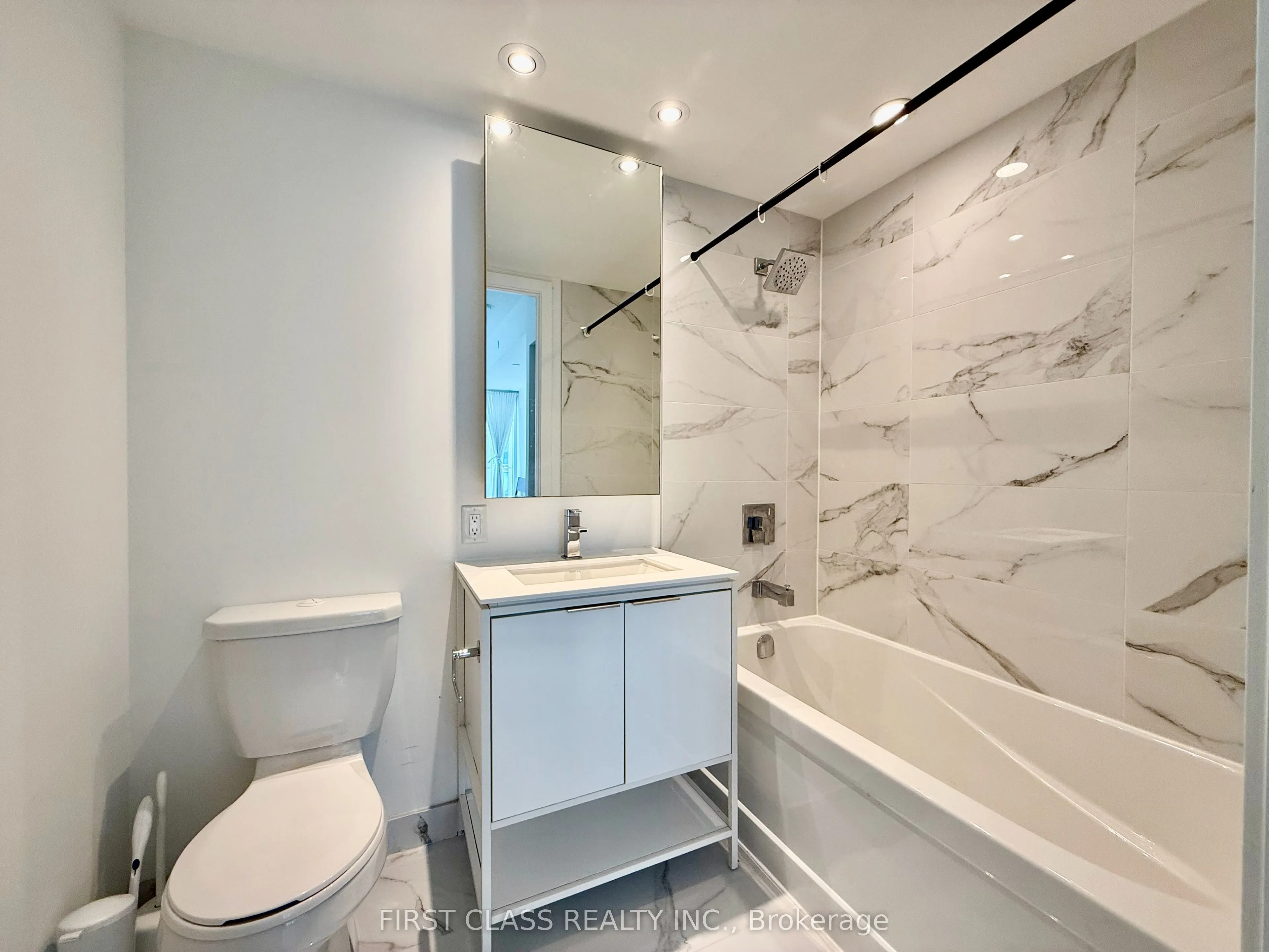 77 Shuter Street, #1802