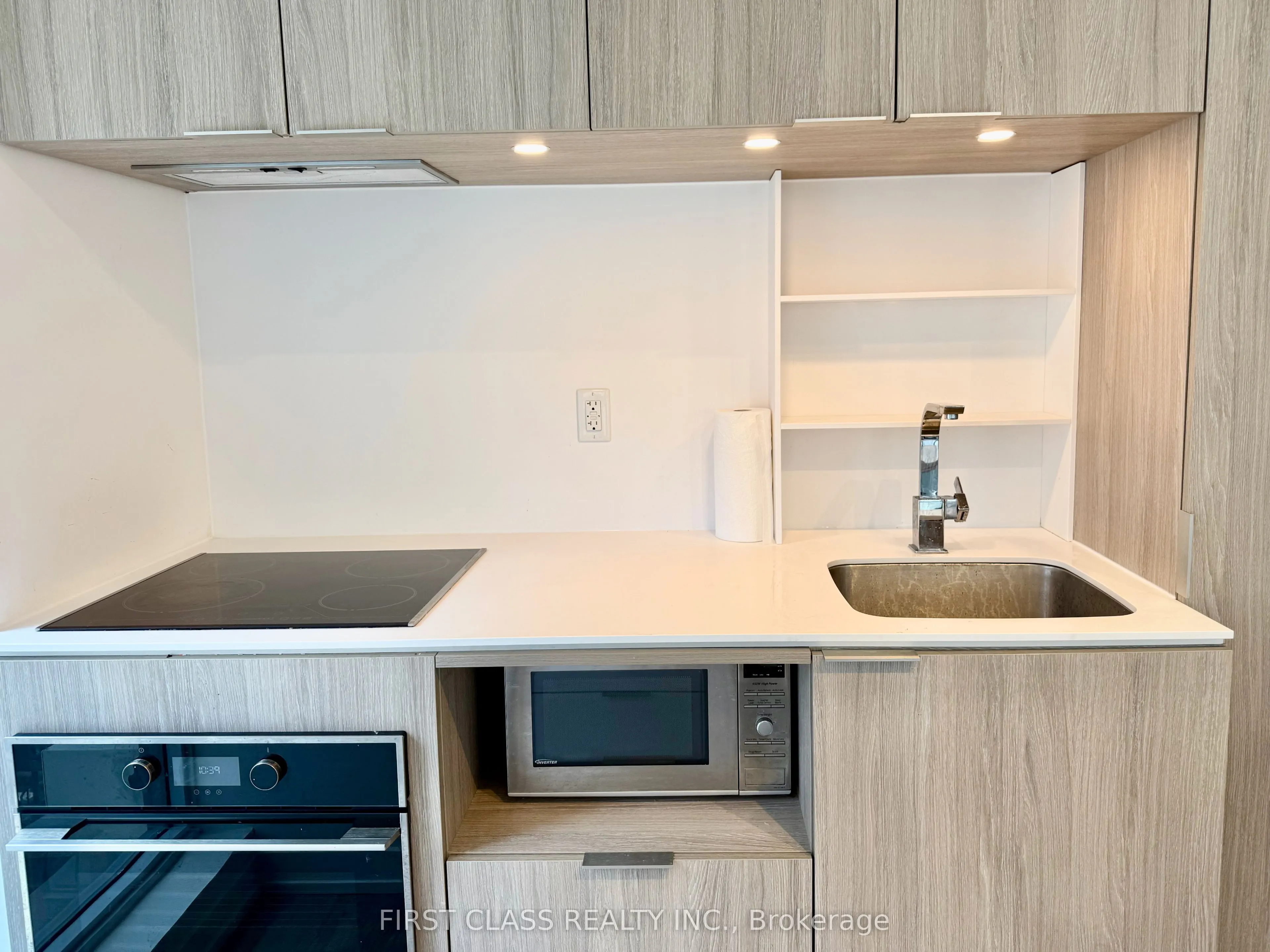 77 Shuter Street, #1802