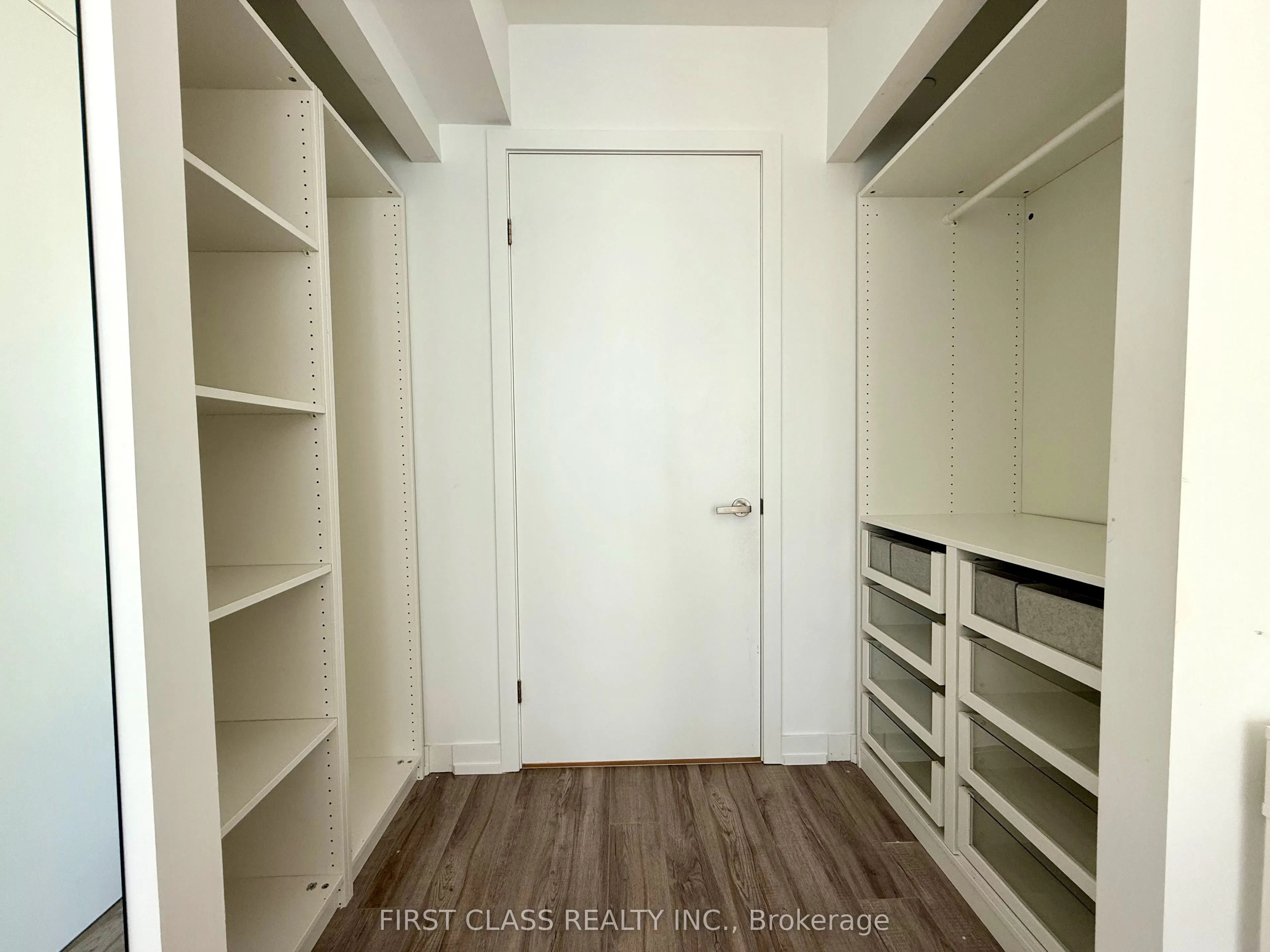 77 Shuter Street, #1802
