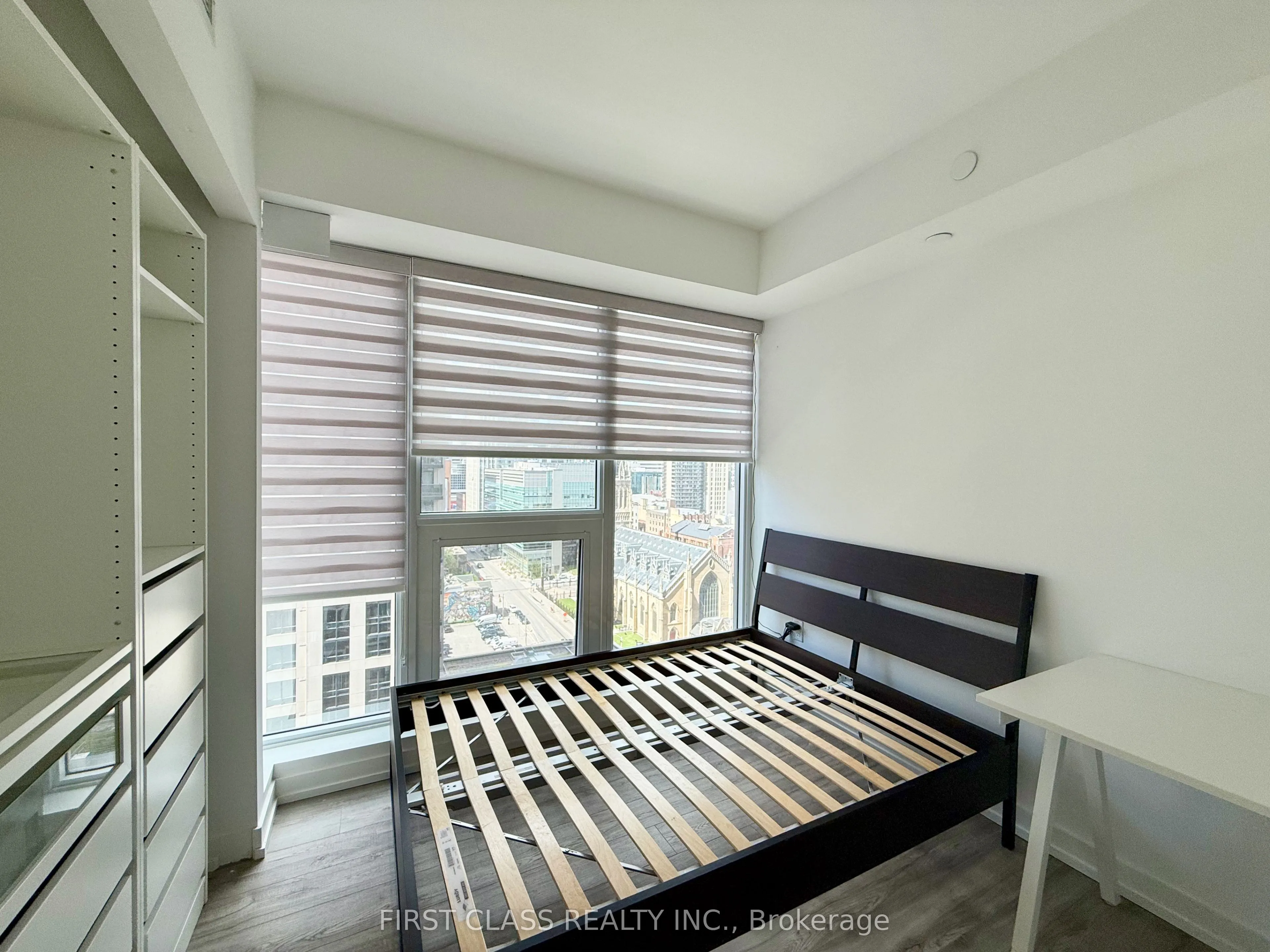 77 Shuter Street, #1802