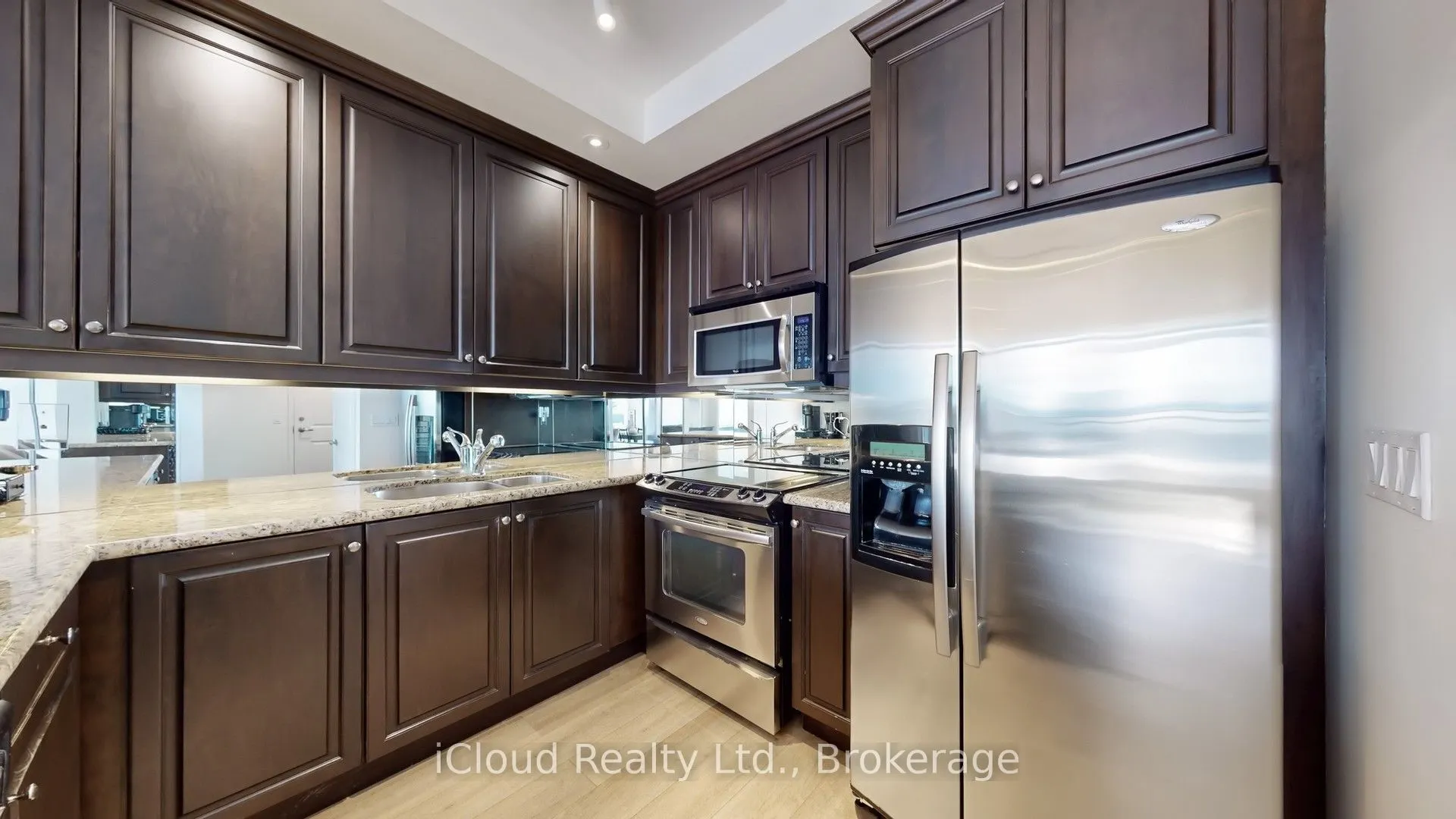 628 Fleet Street, #2707