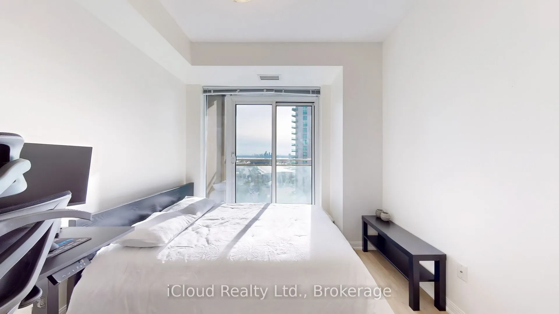 628 Fleet Street, #2707