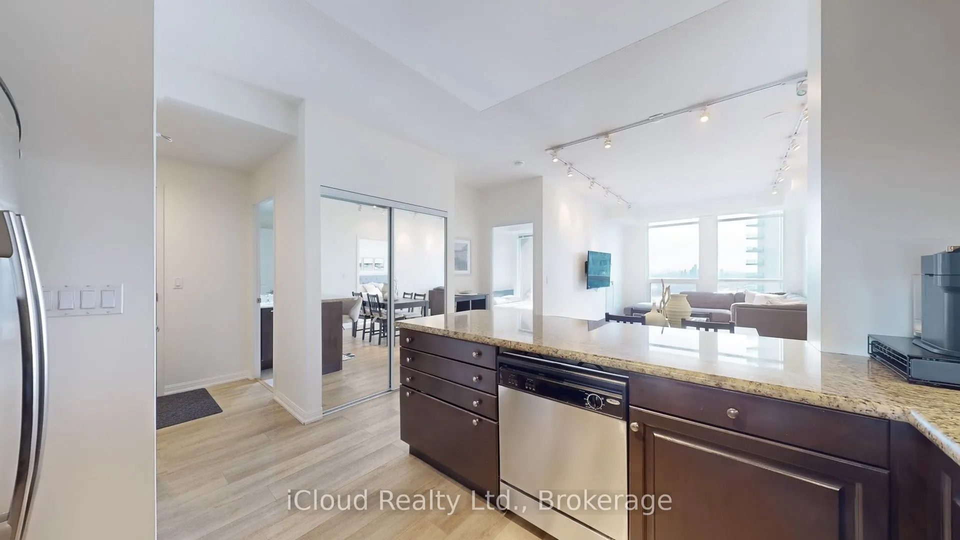 628 Fleet Street, #2707