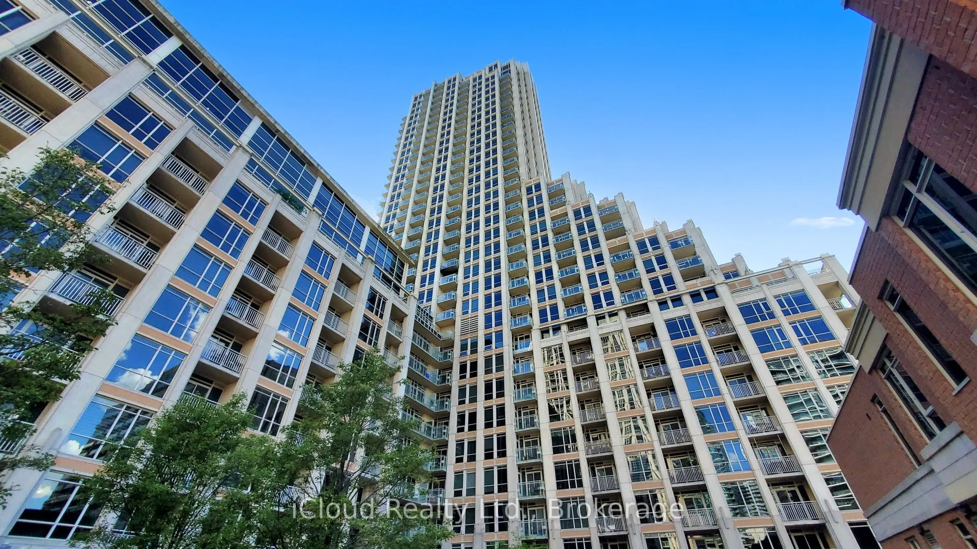 628 Fleet Street, #2707