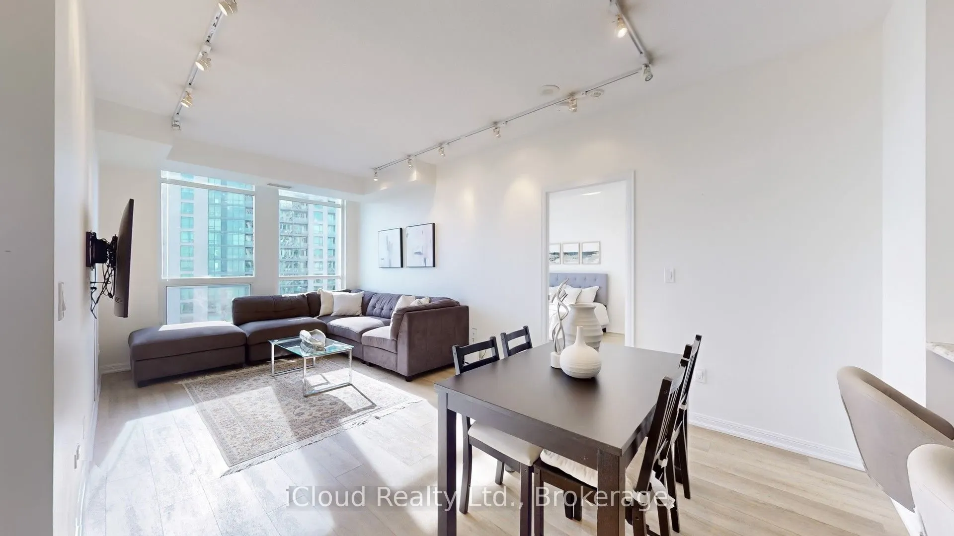 628 Fleet Street, #2707