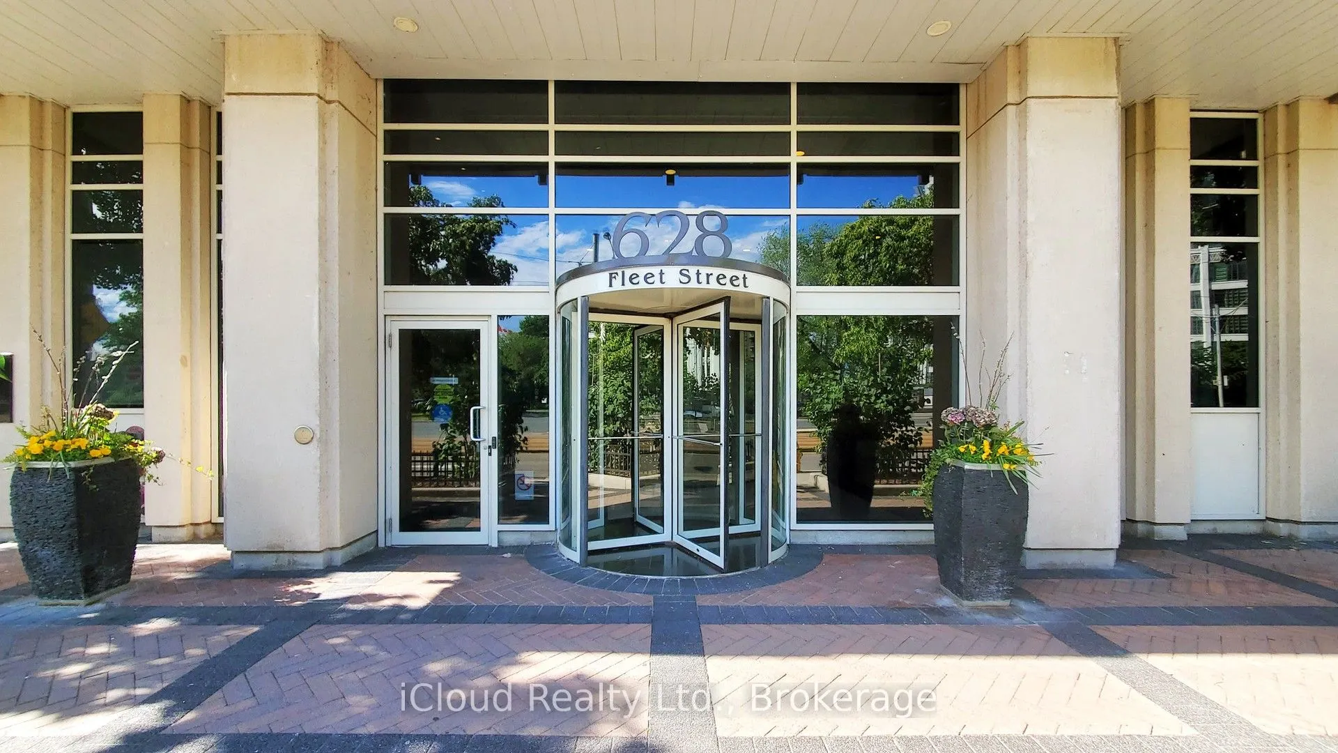 628 Fleet Street, #2707