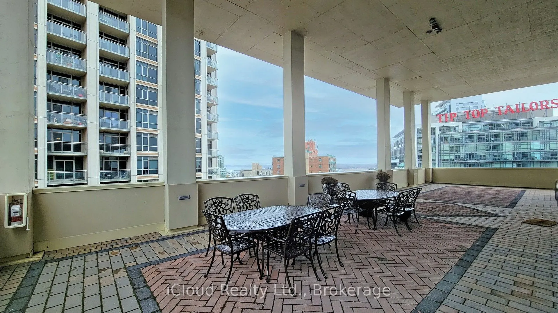 628 Fleet Street, #2707