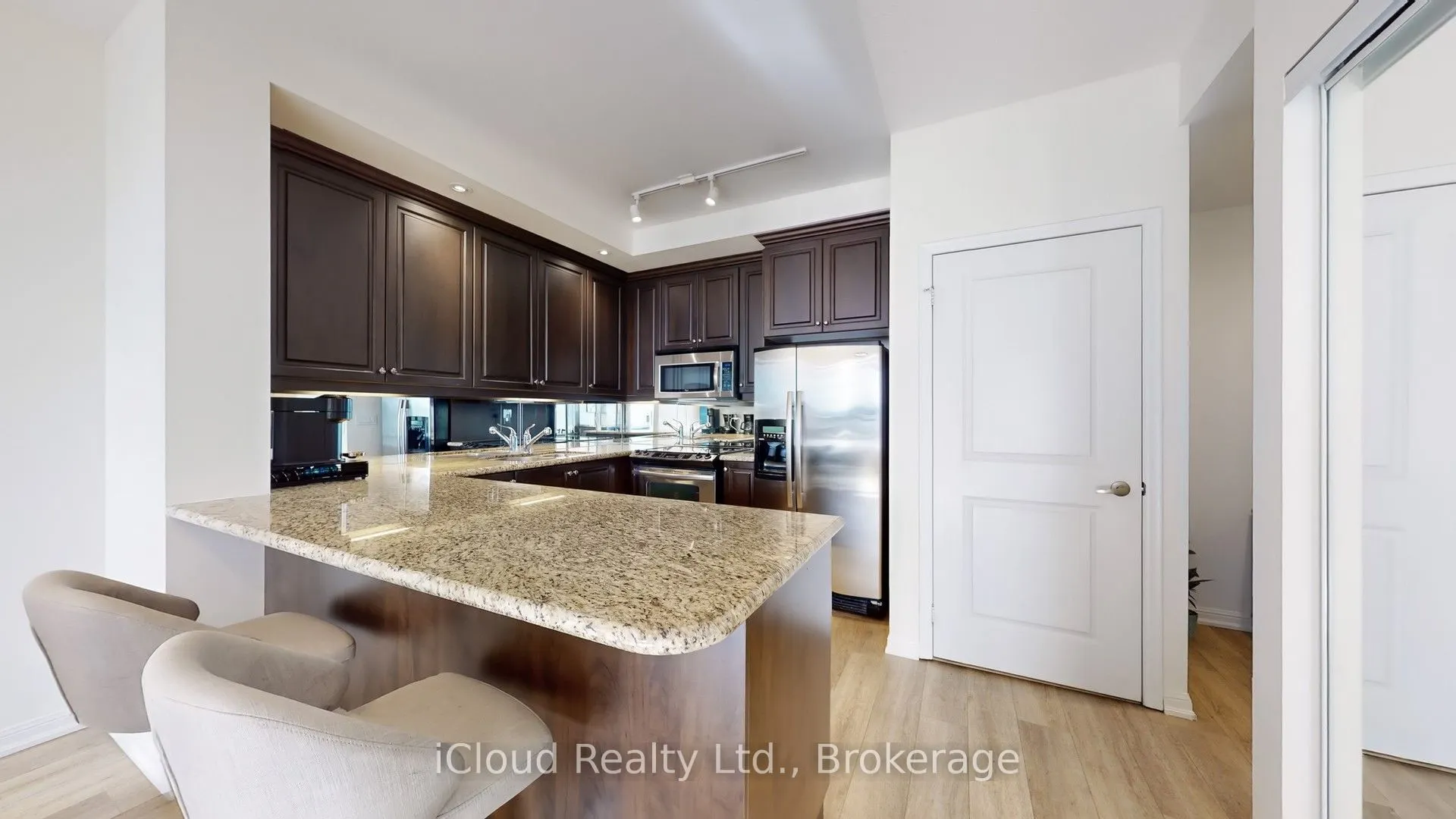 628 Fleet Street, #2707