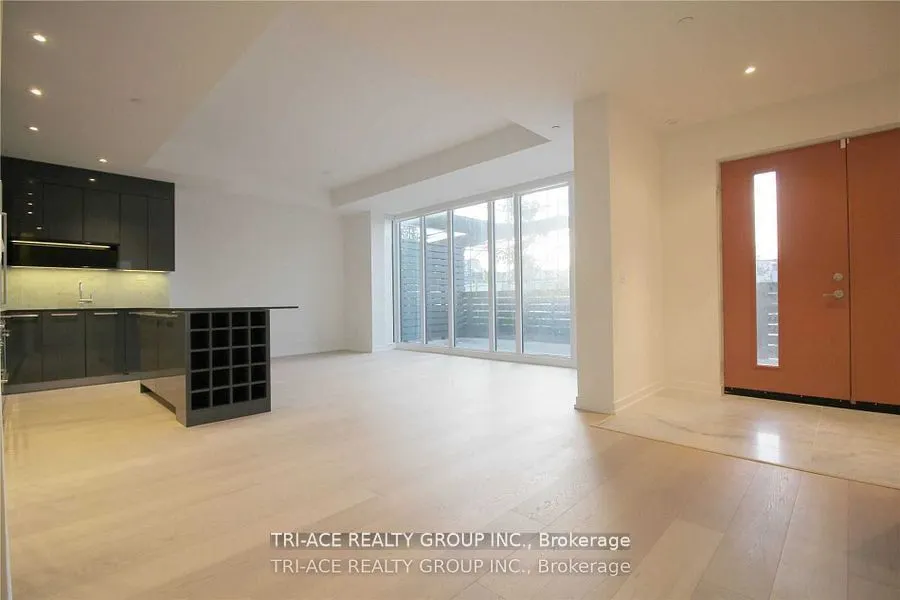 113 Mcmahon Drive, #Th02