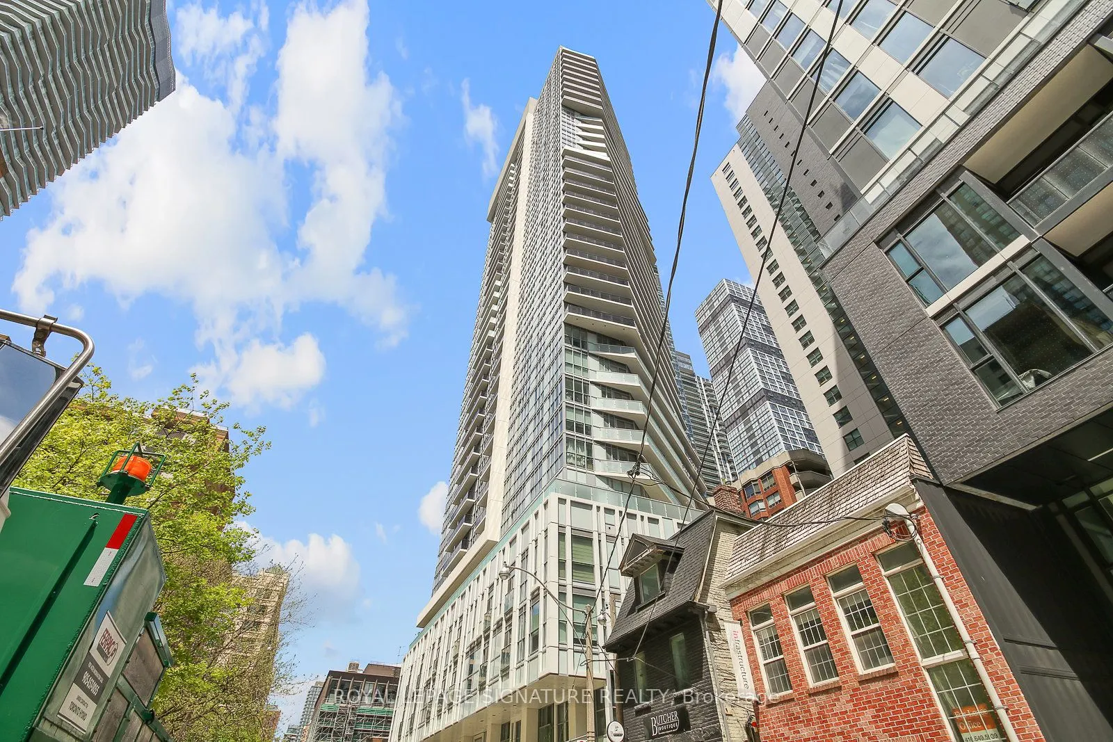 77 Mutual Street, #2501