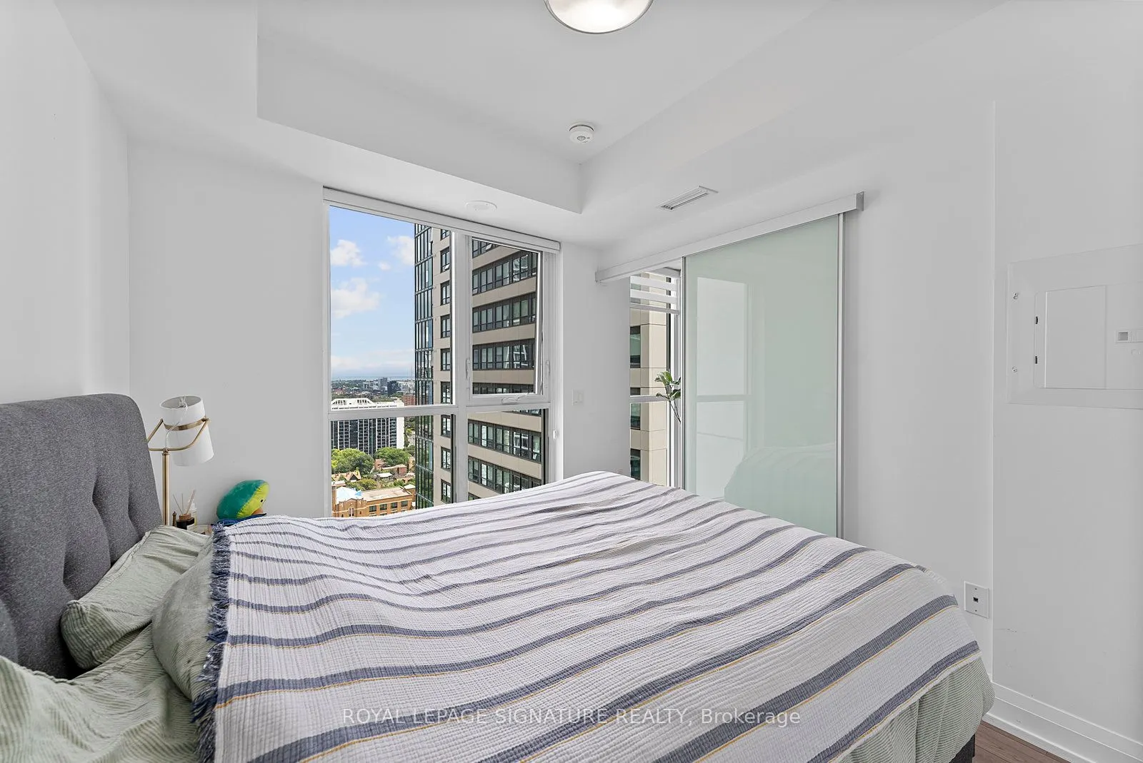 77 Mutual Street, #2501