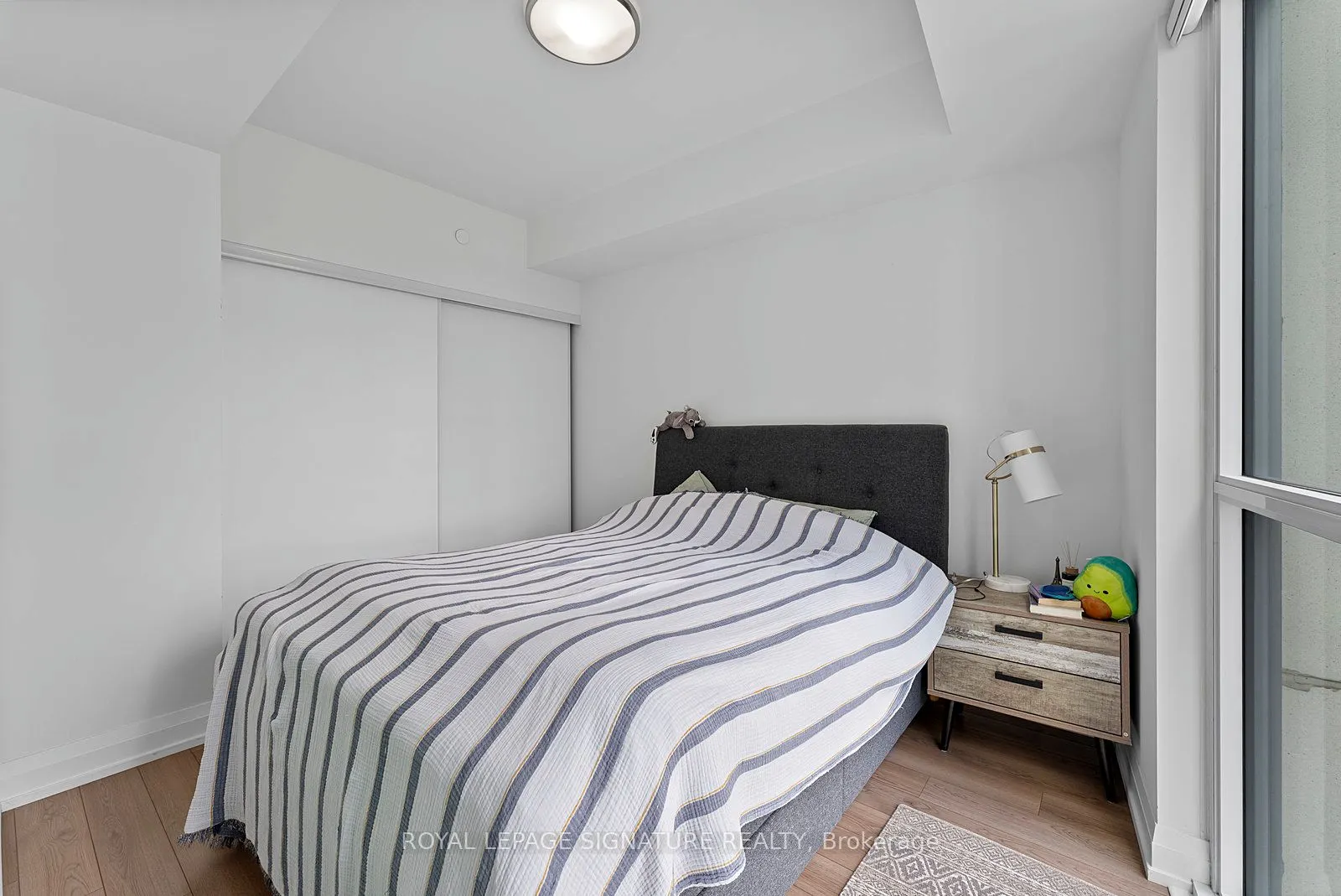 77 Mutual Street, #2501