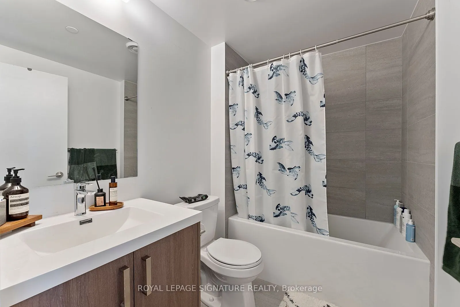 77 Mutual Street, #2501