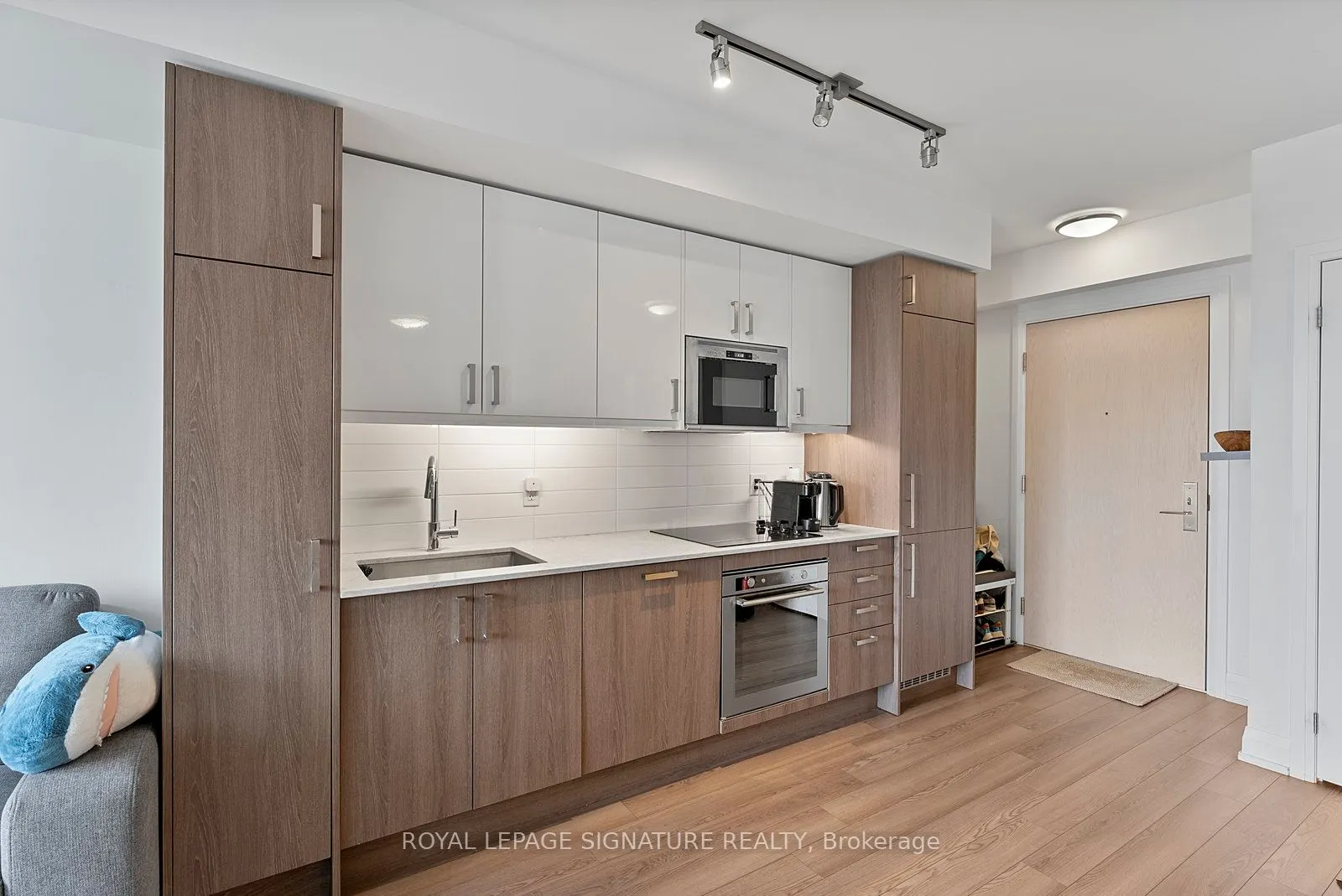 77 Mutual Street, #2501