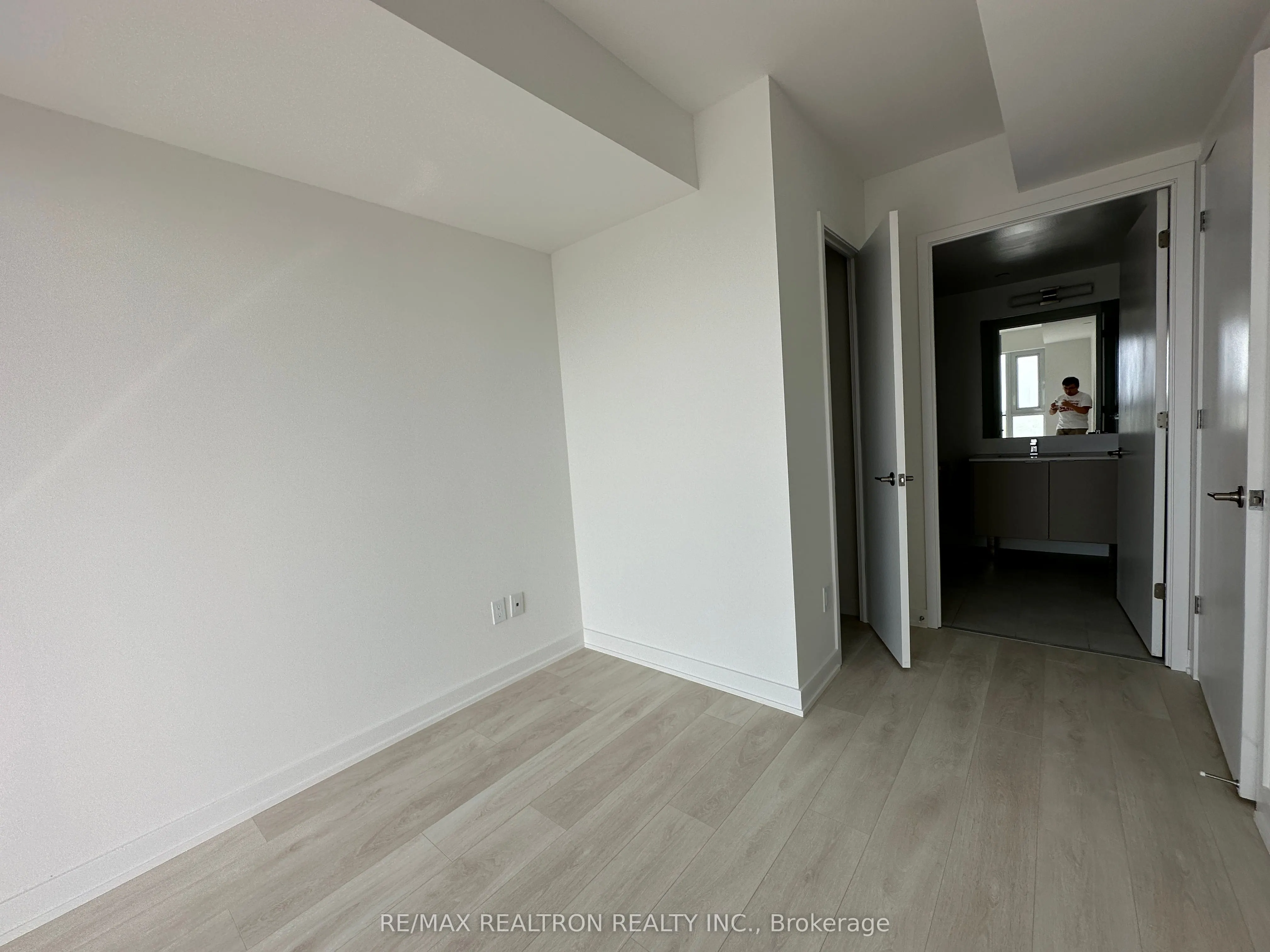 8 Tippett Road, #1306