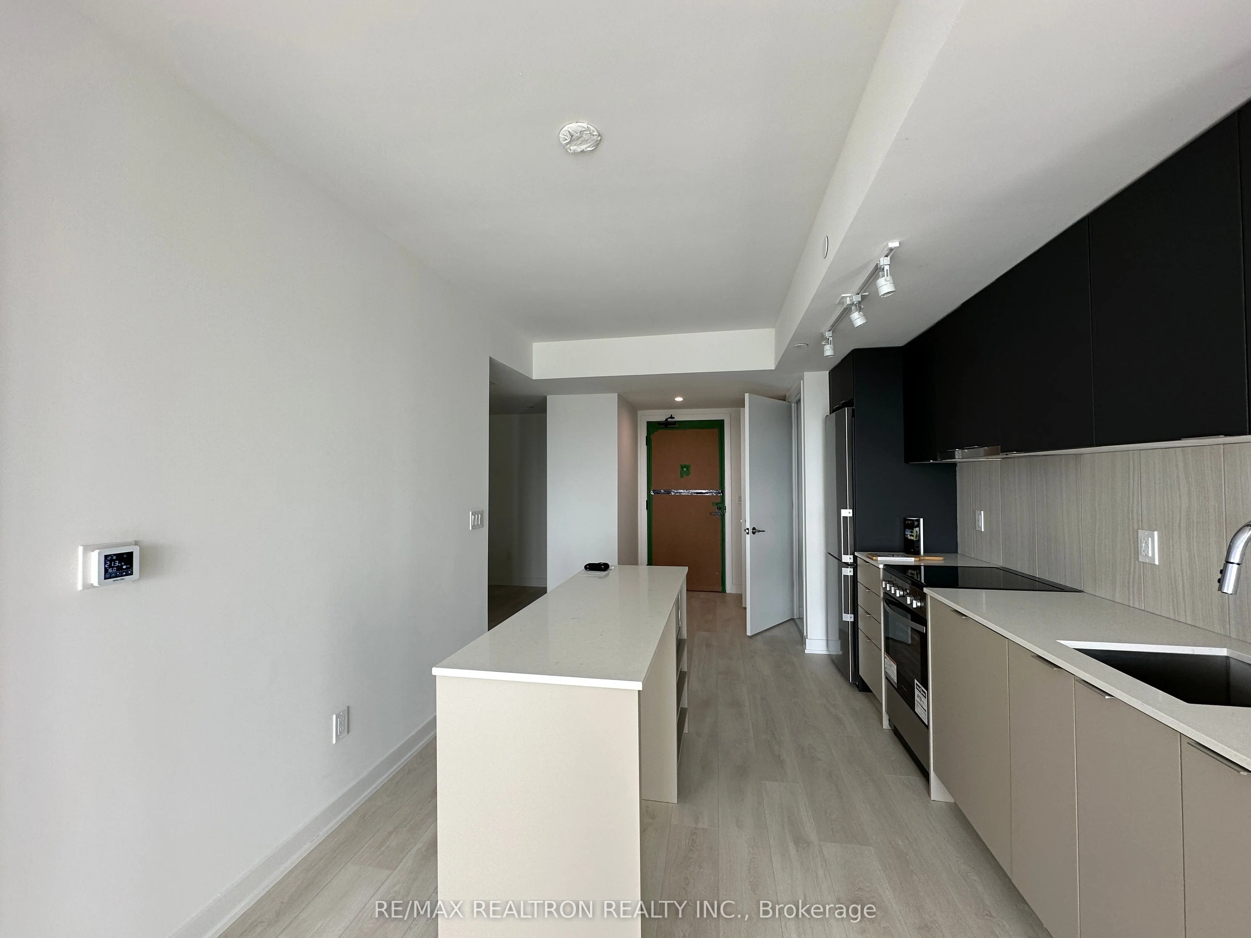 8 Tippett Road, #1306