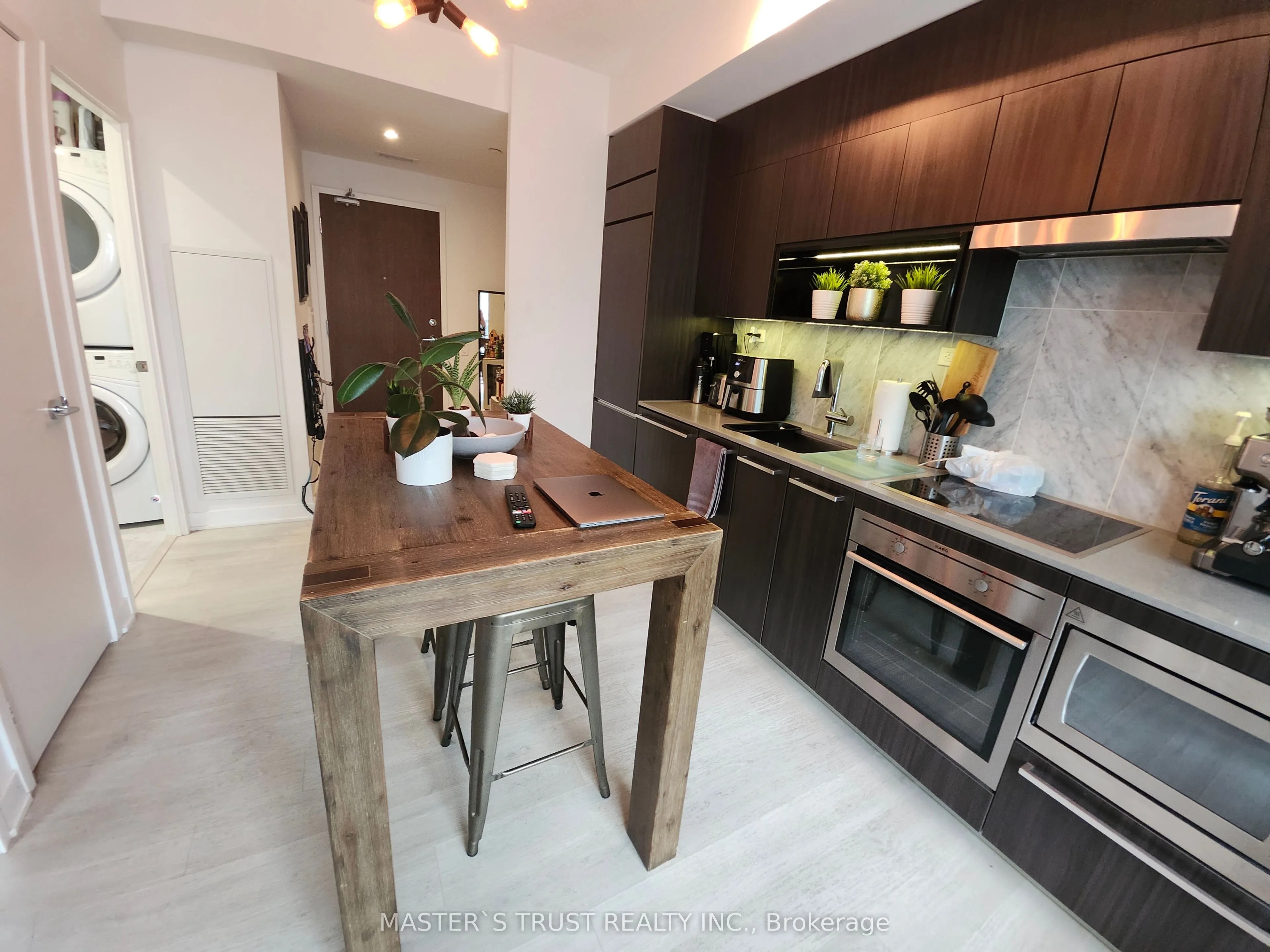 80 Queens Wharf Road, #1112