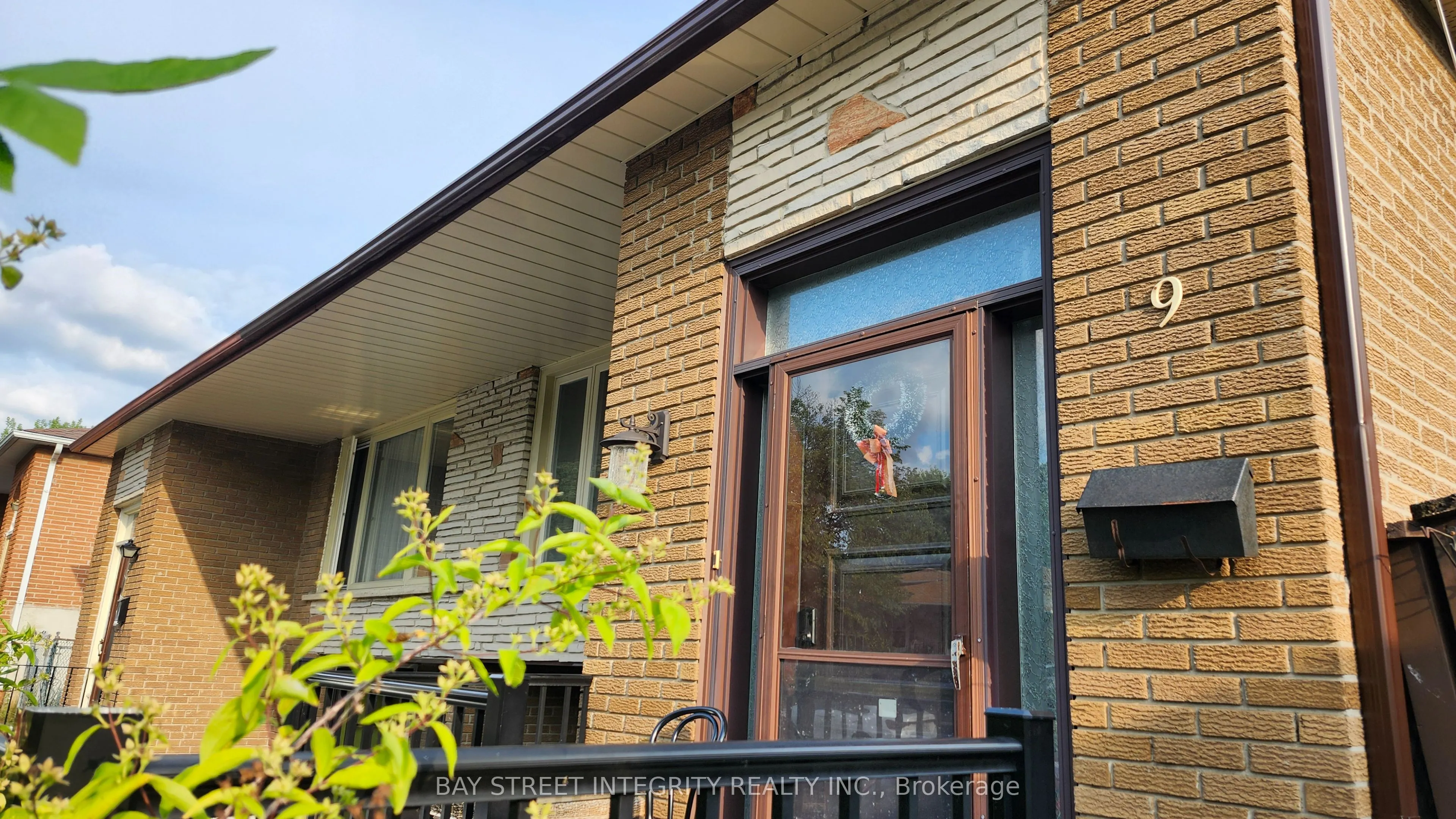 9 Mentor Boulevard